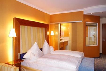 Standard Double Room - Photo 9