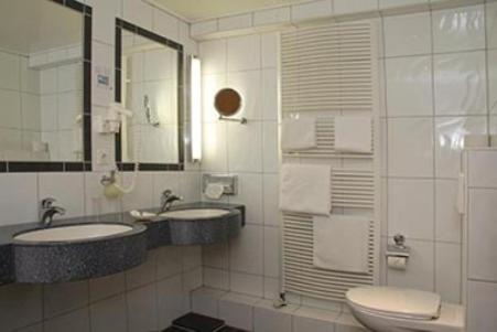 Standard Double Room - Photo 3
