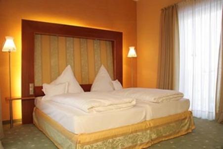 Standard Double Room - Photo 8