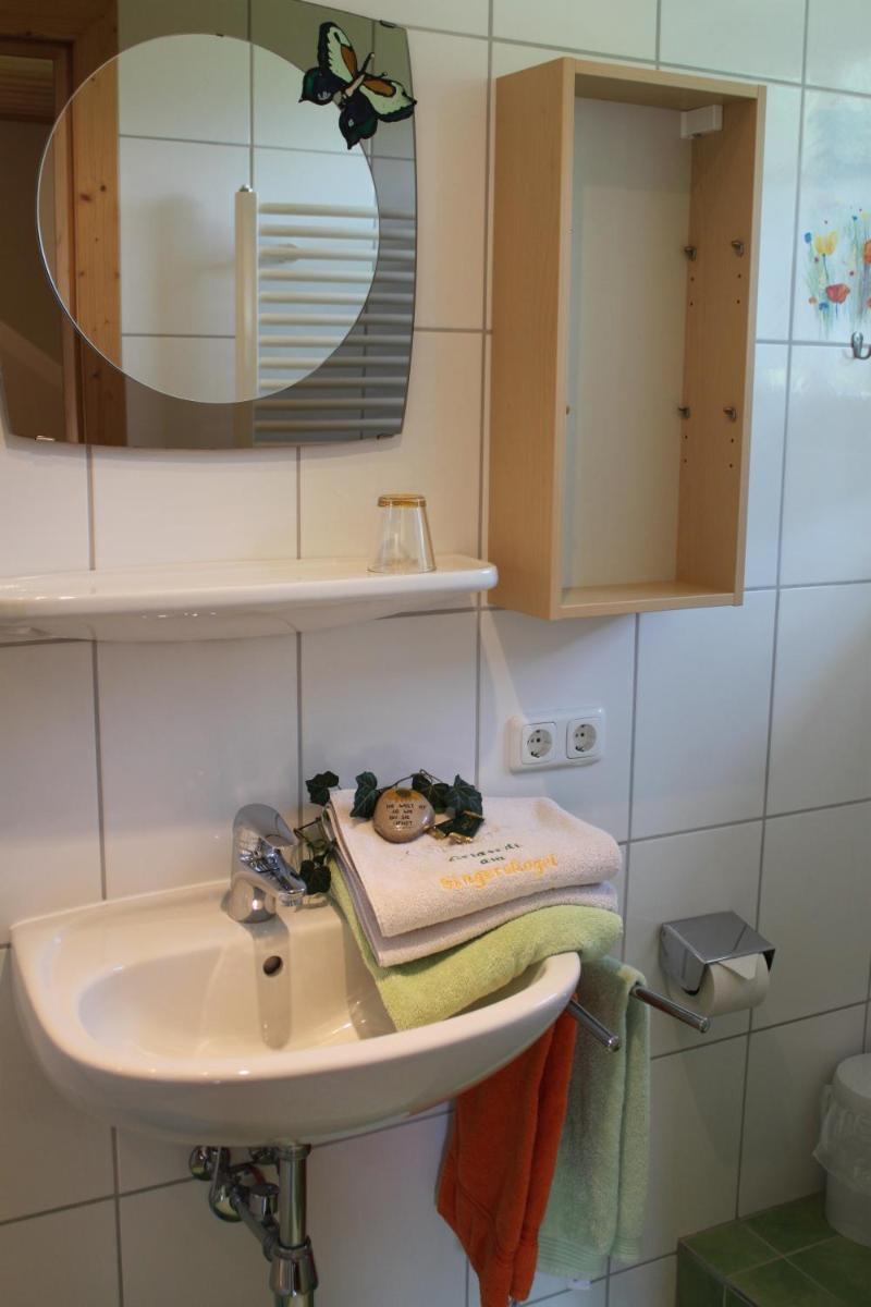 Deluxe Double Room with Shower photo 2