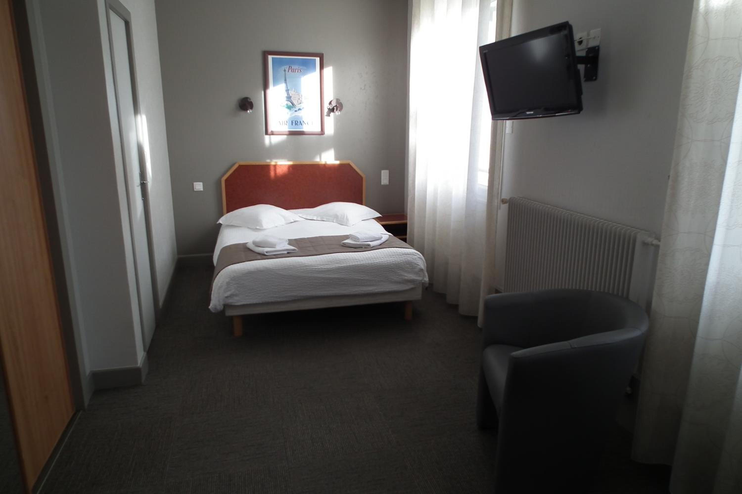 Budget Double Room - Photo 3