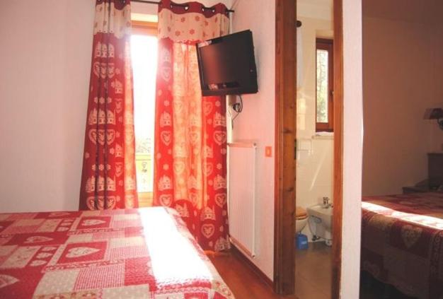 Standard Double Room - Photo 4
