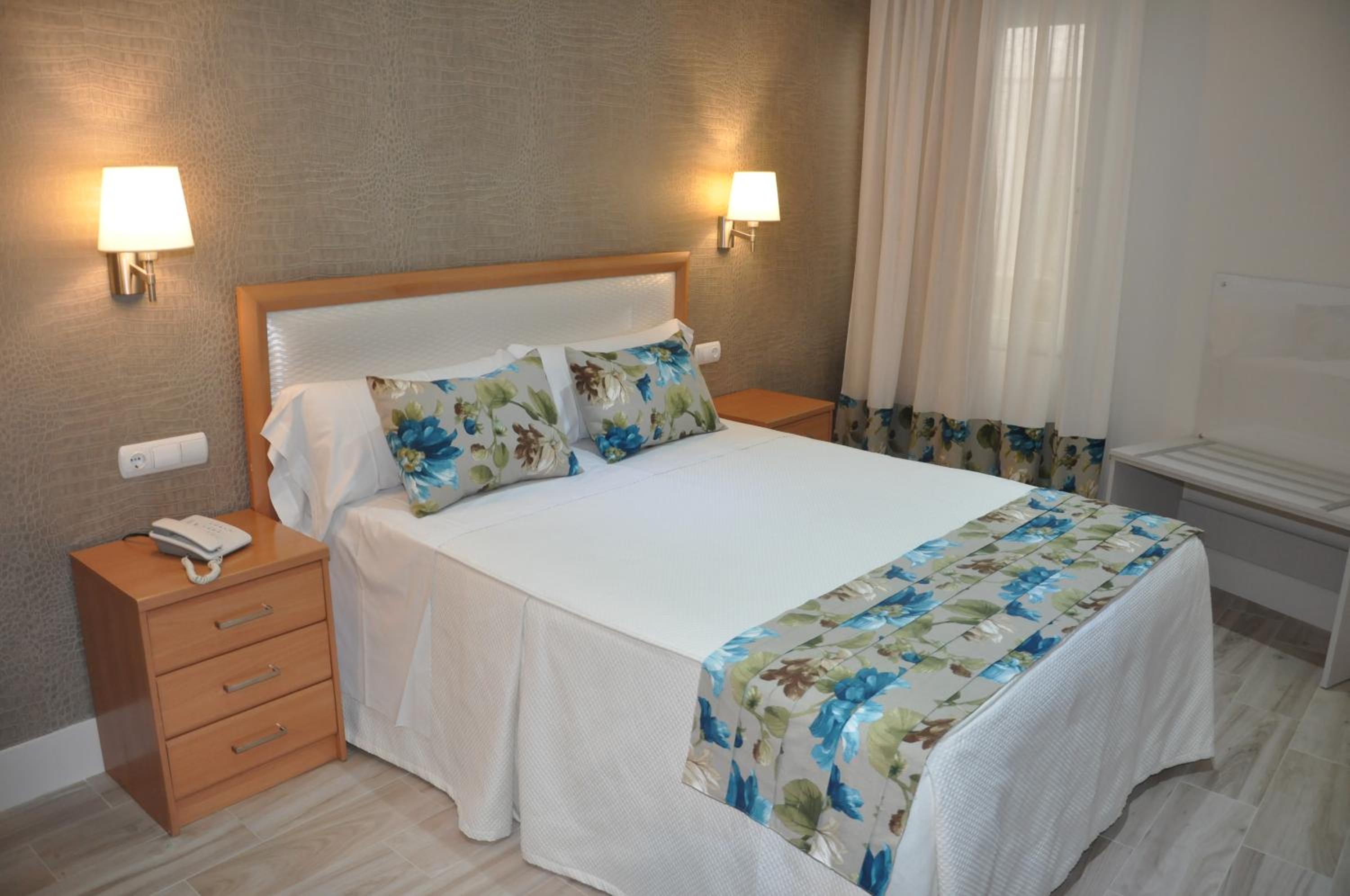Double Room - 1 Bed - Photo 7
