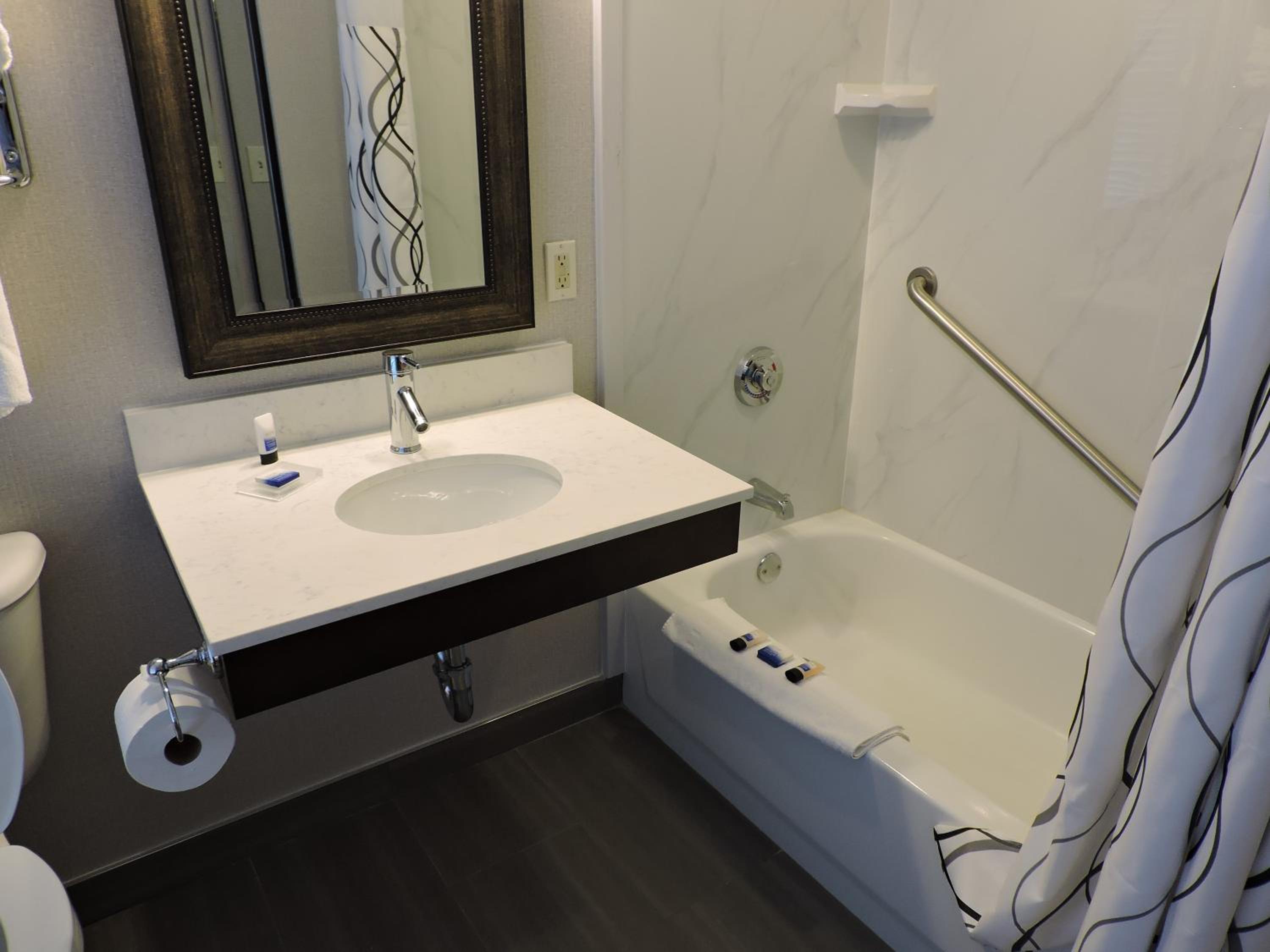 Double Room with Two Double Beds - Accessible - Photo 6