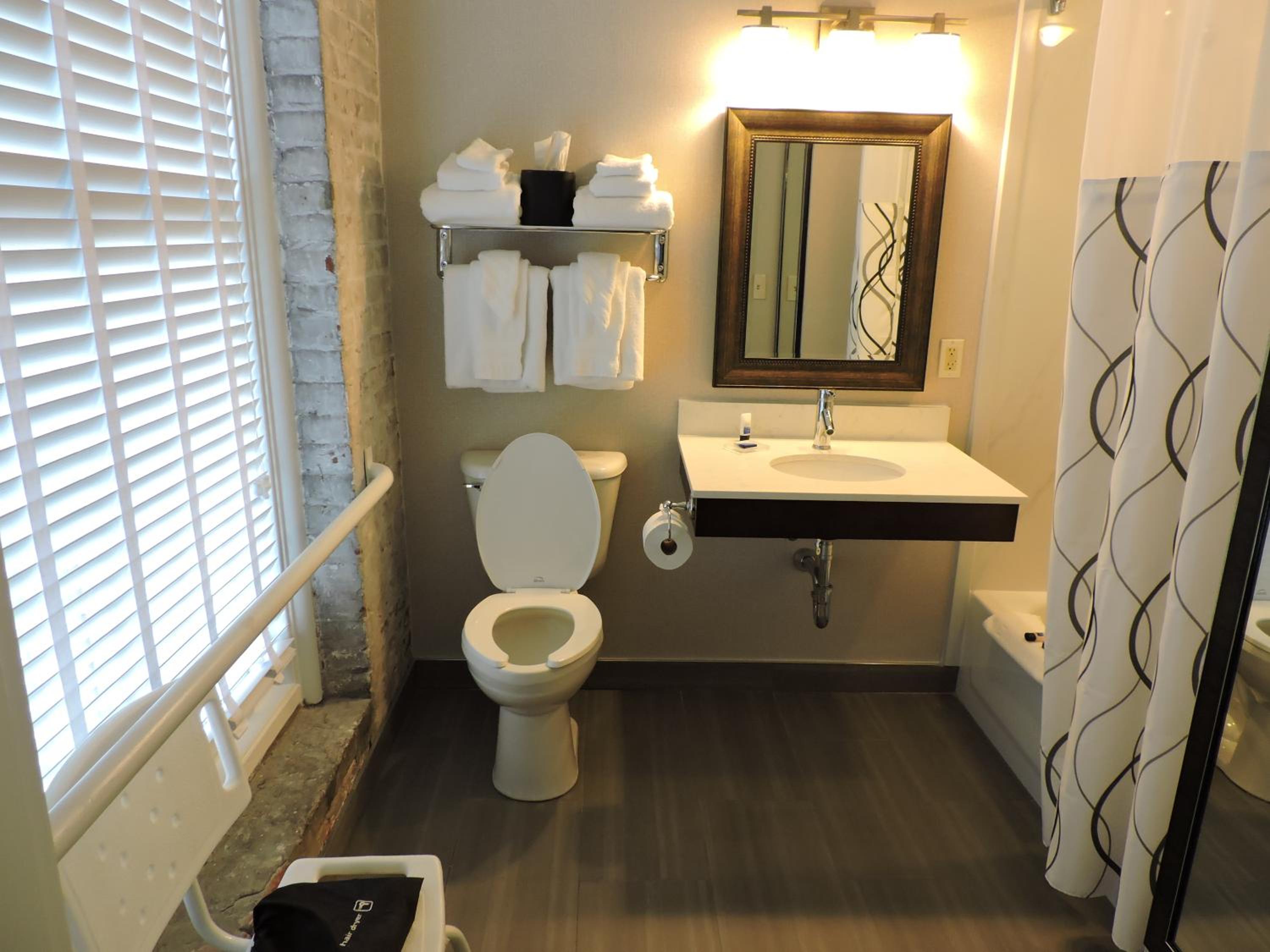 Double Room with Two Double Beds - Accessible - Photo 5