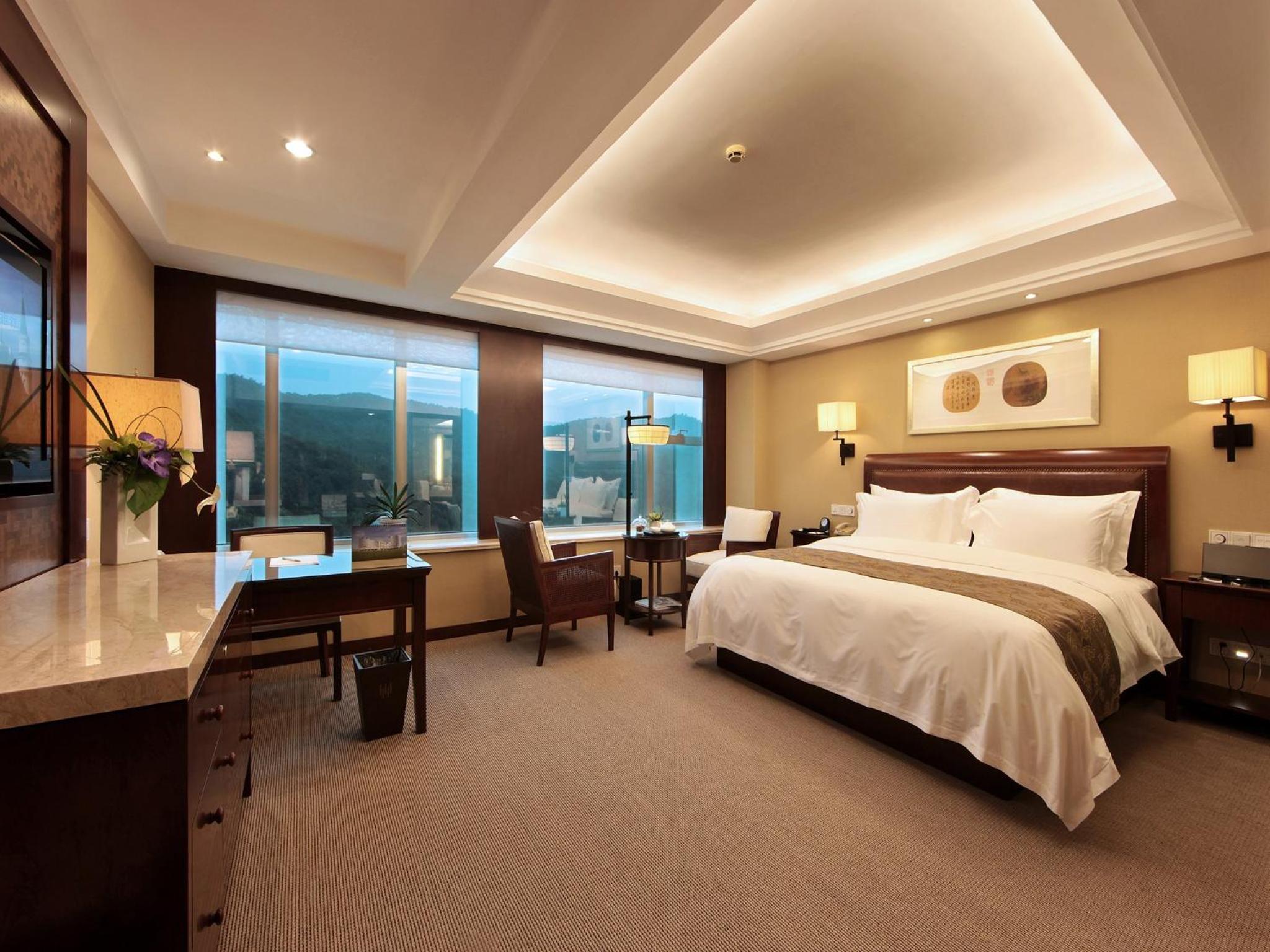 Deluxe Room - Photo 1
