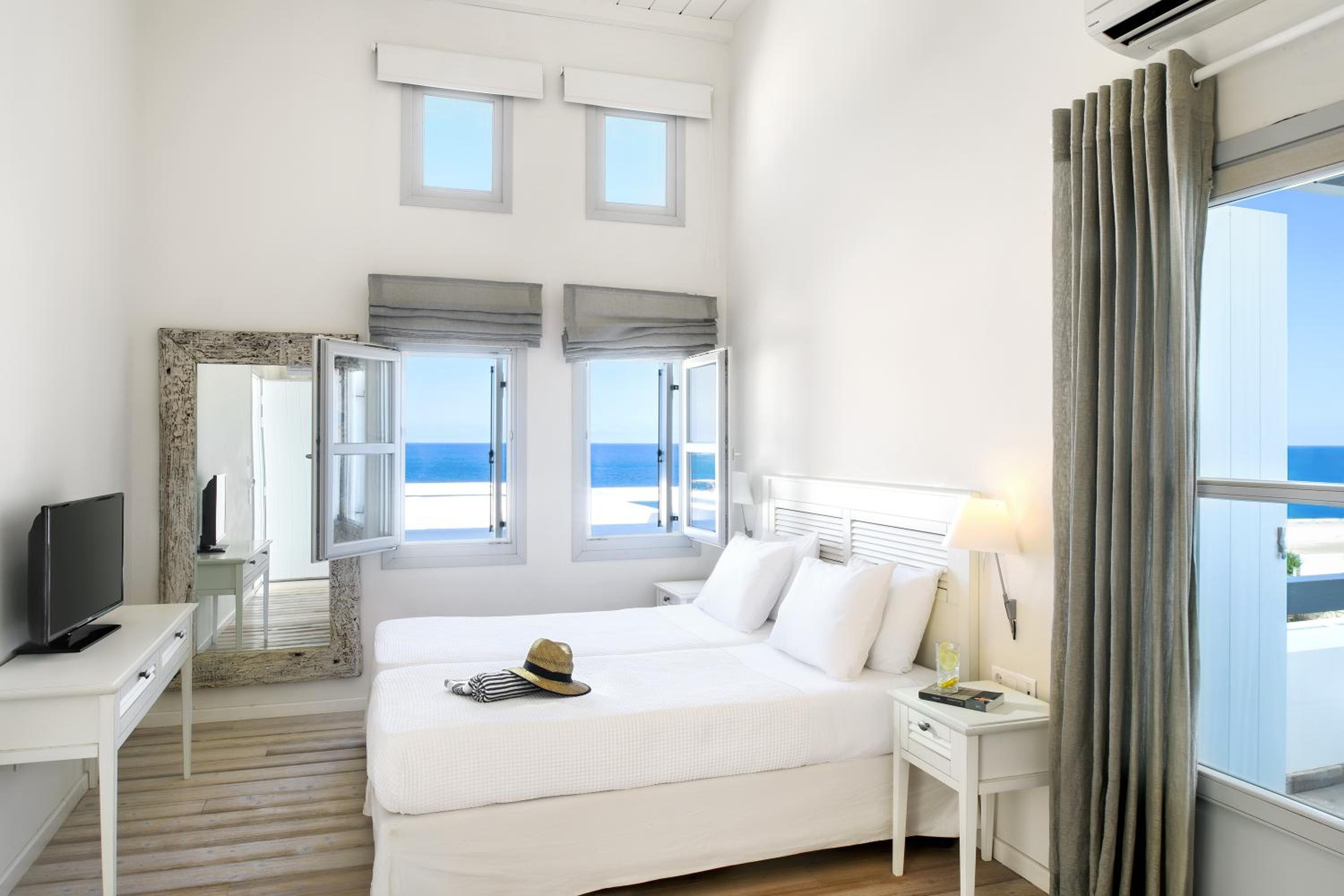 Friends & Family Suite Sea View photo 1