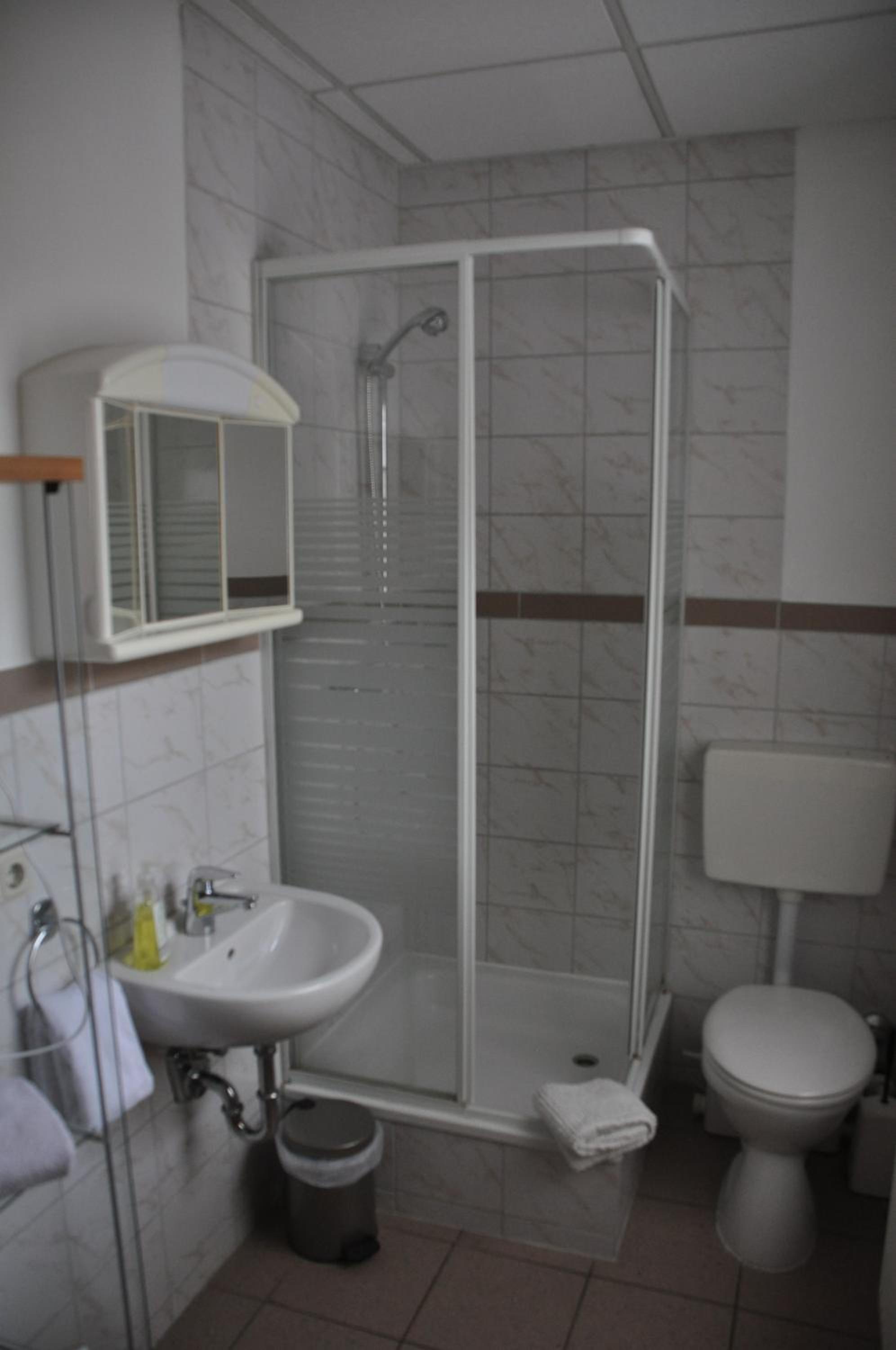 Budget Twin Room photo 2