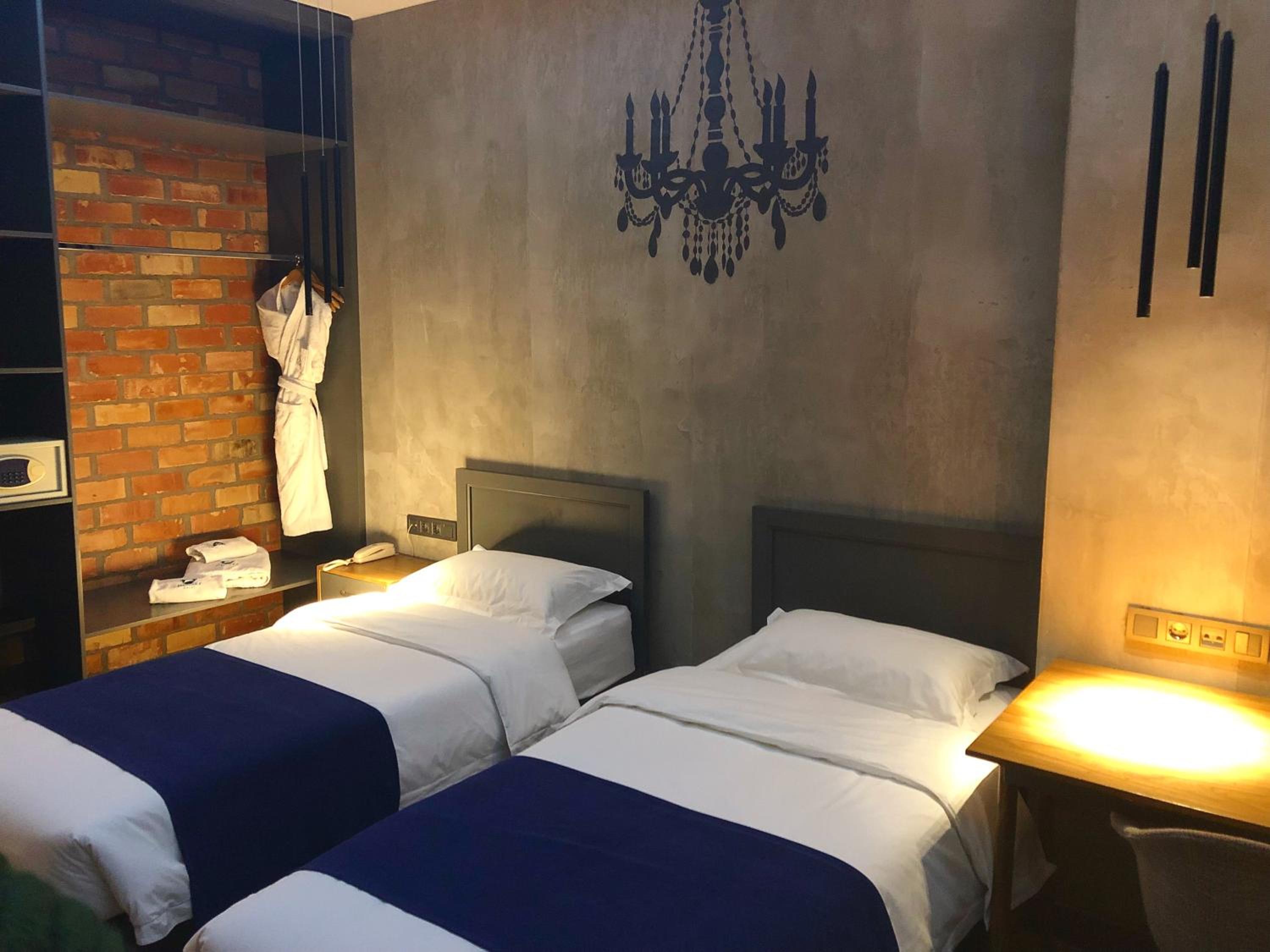 Large Twin Room