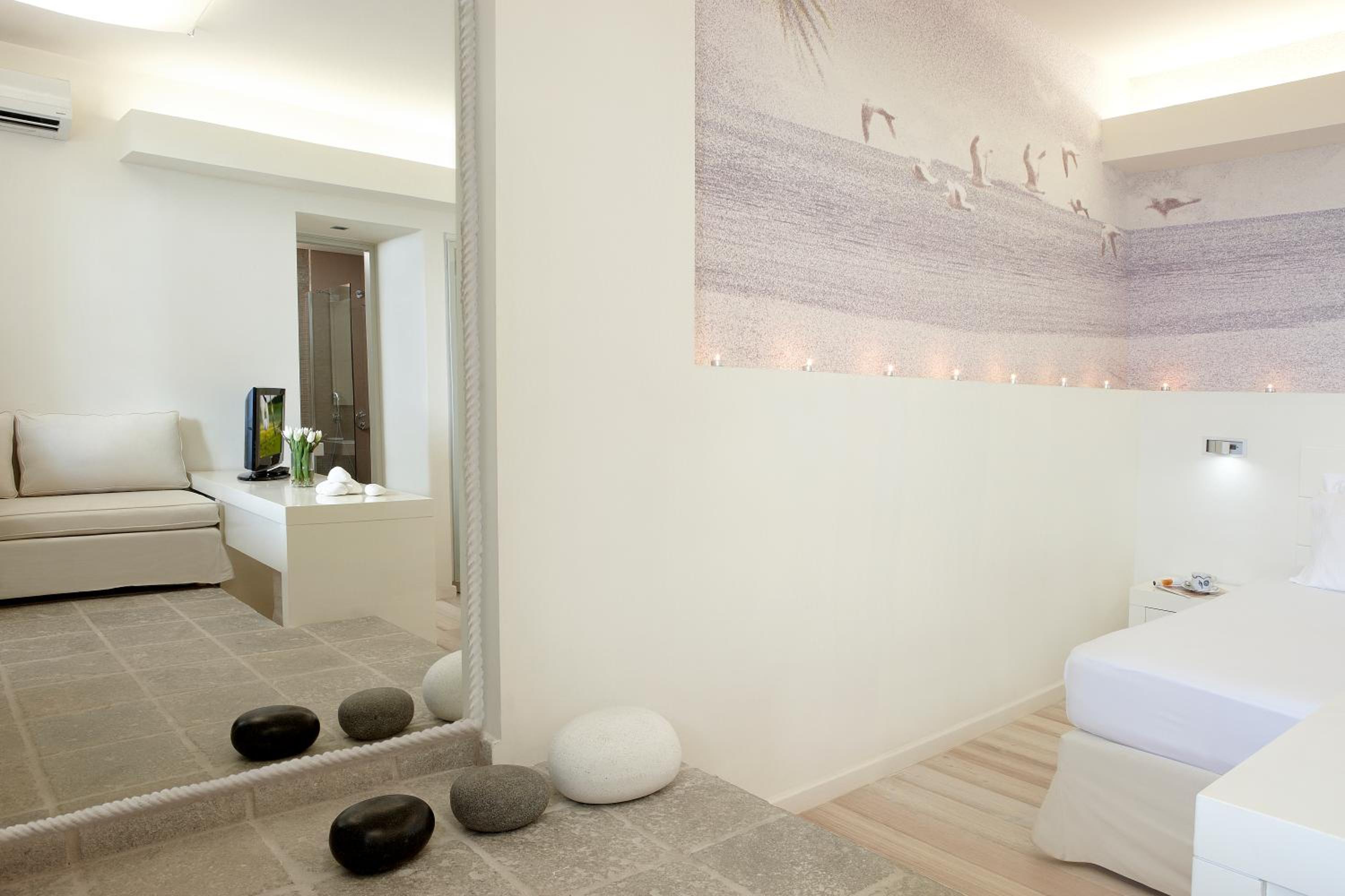 Double Room with Patio photo 1