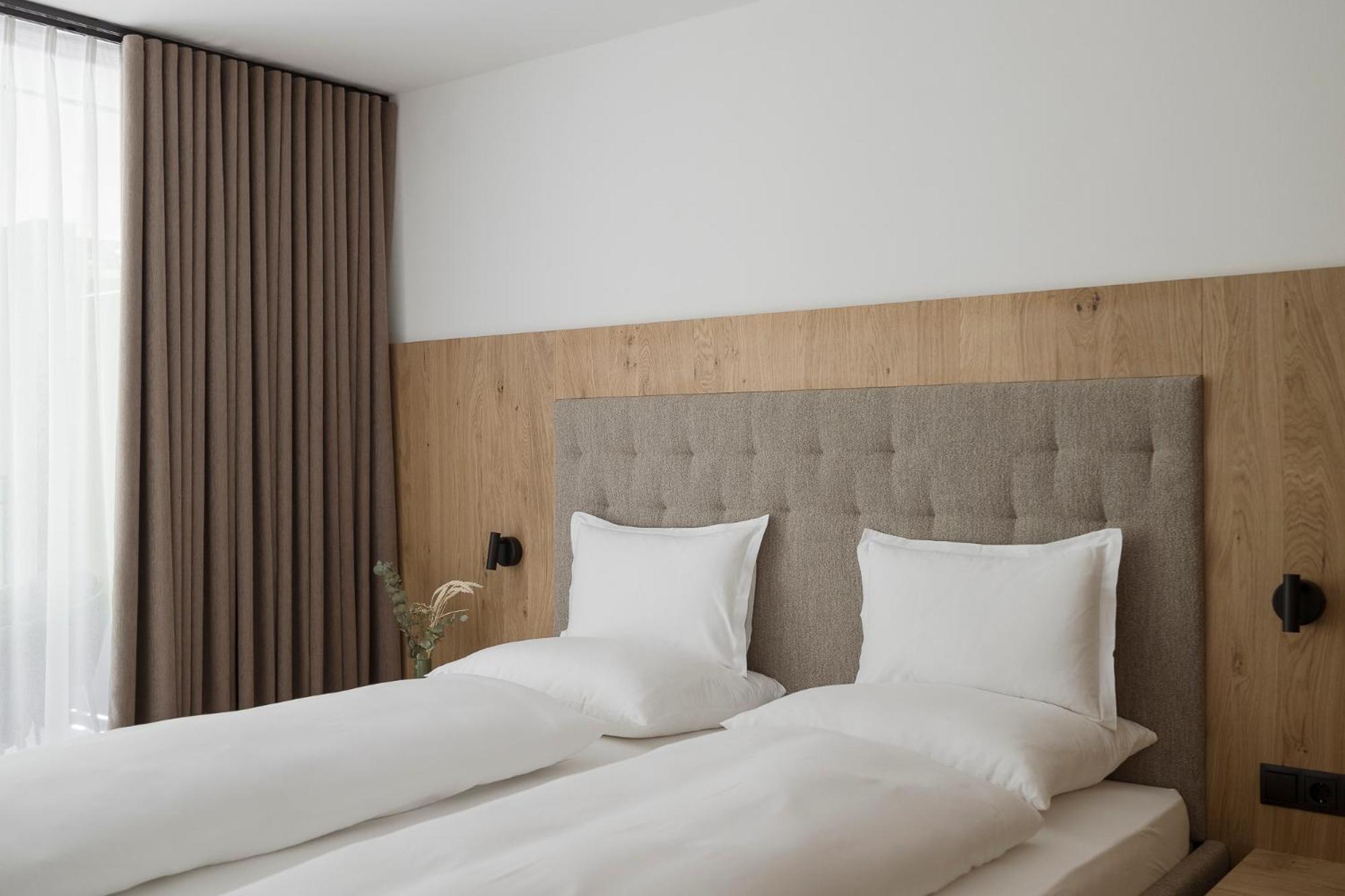 Deluxe Family Suite photo 3