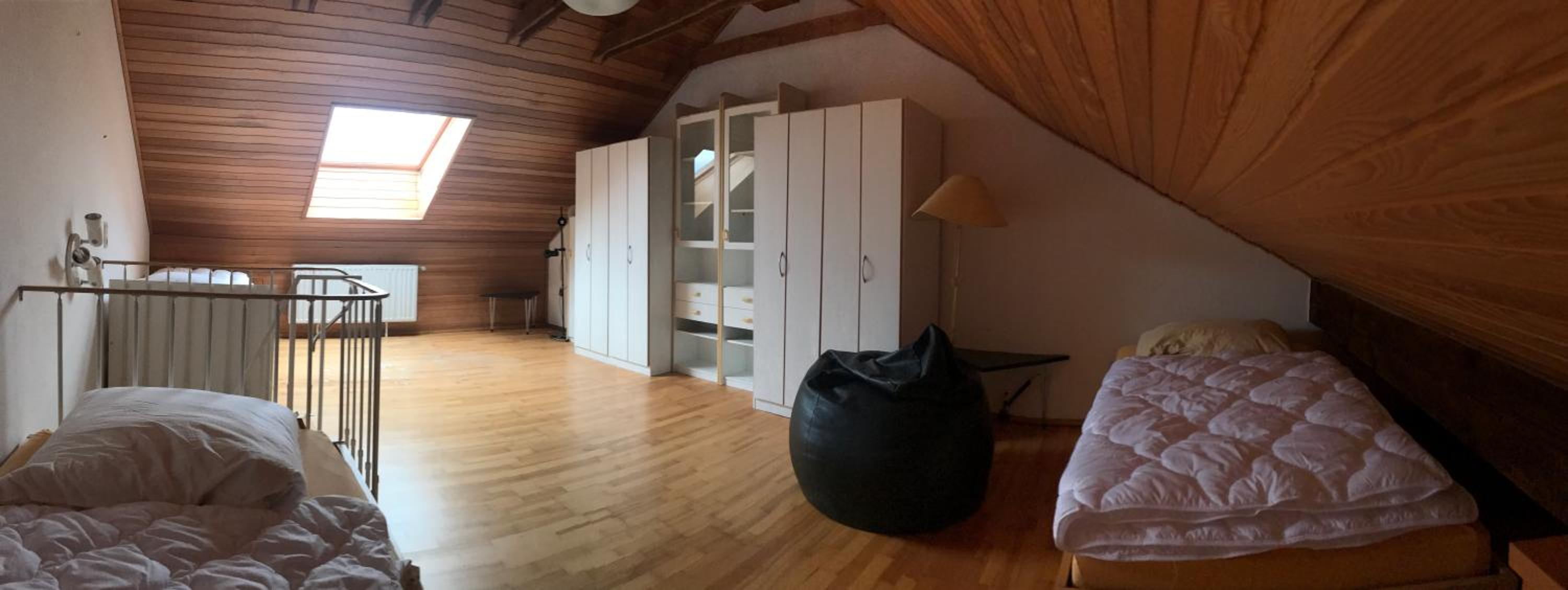 Apartment with Mountain View - Photo 4