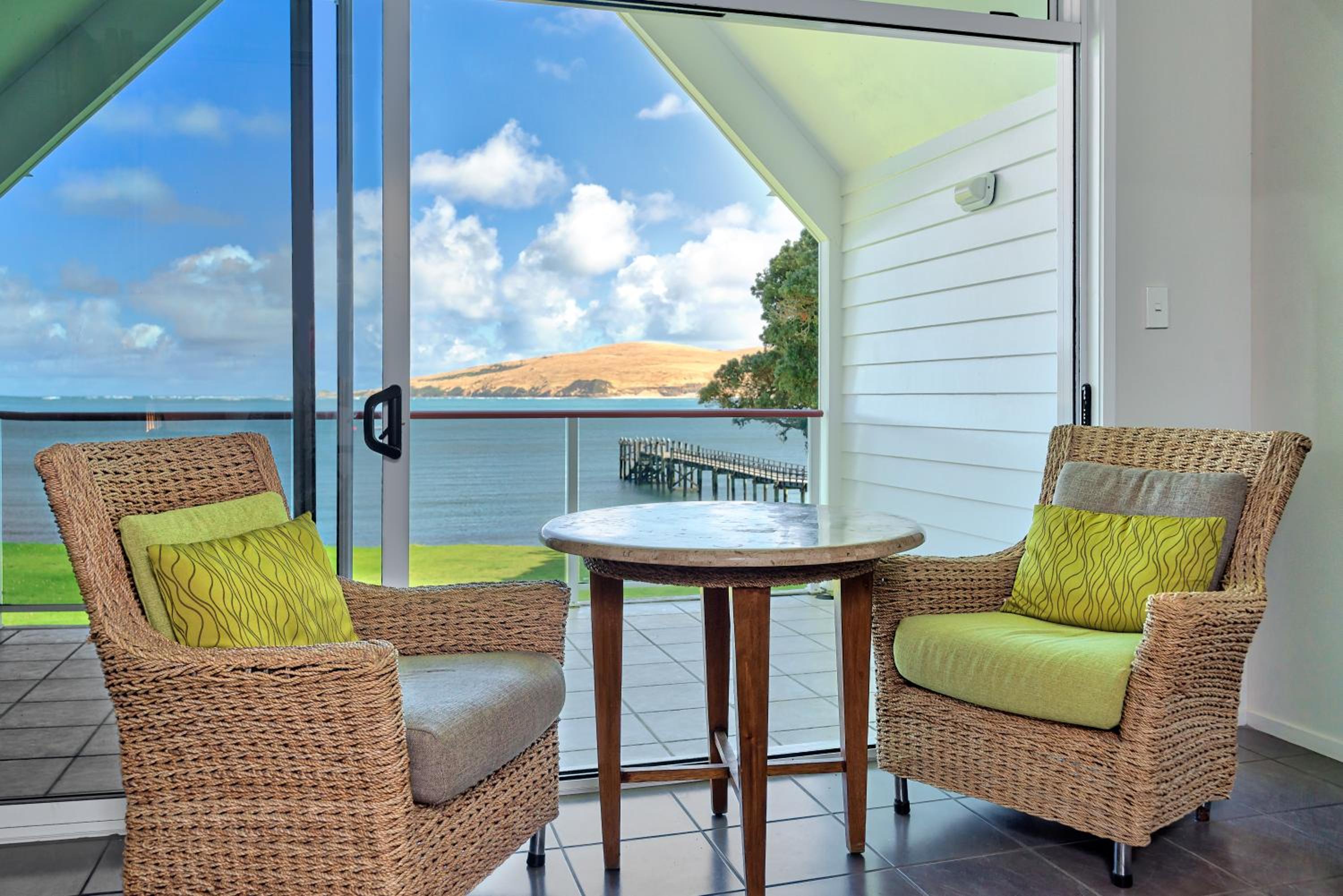 Superior Beachfront King - Photo 2