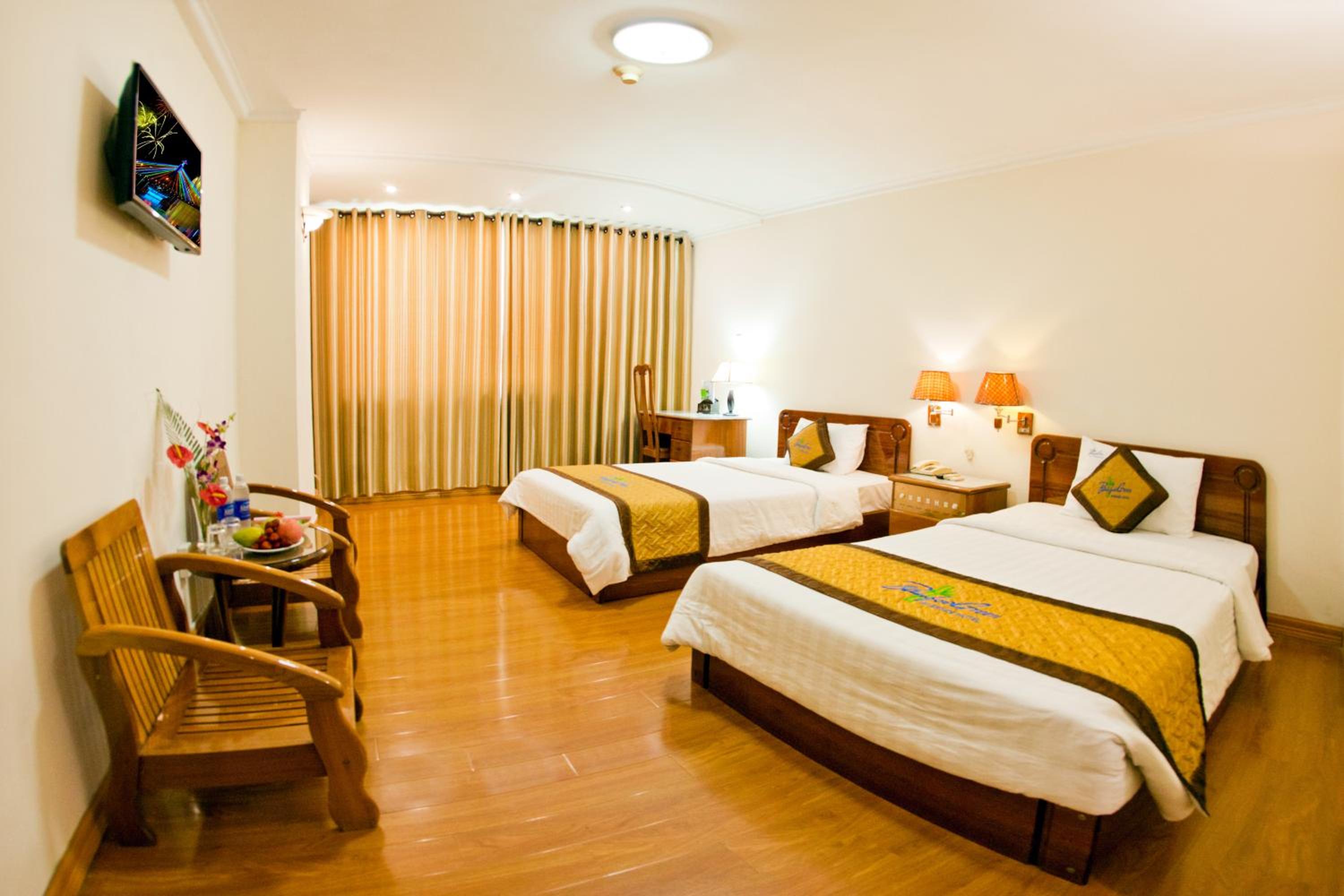 Superior Twin Room with City View - Photo 5