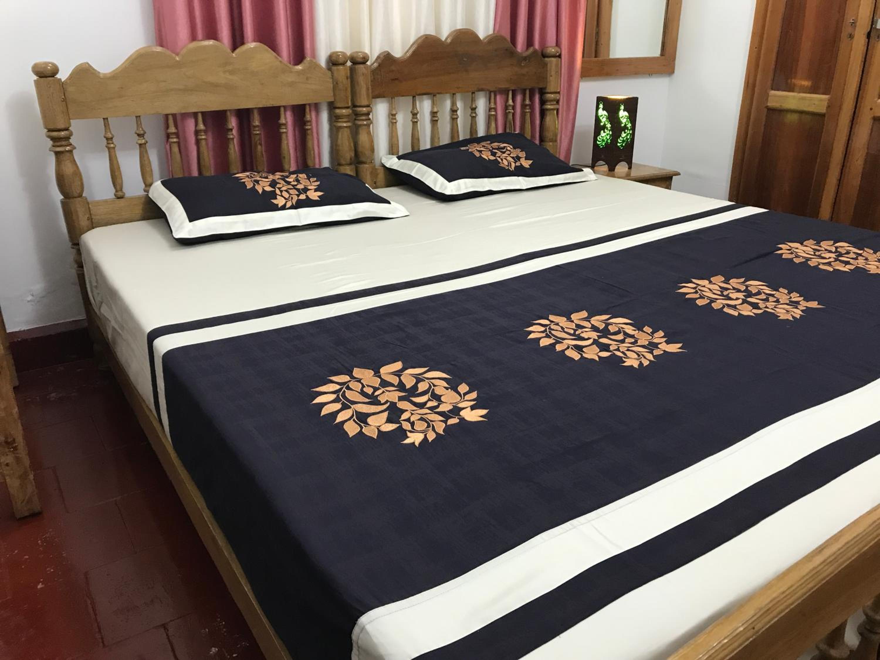 Deluxe Double or Twin Room photo 1