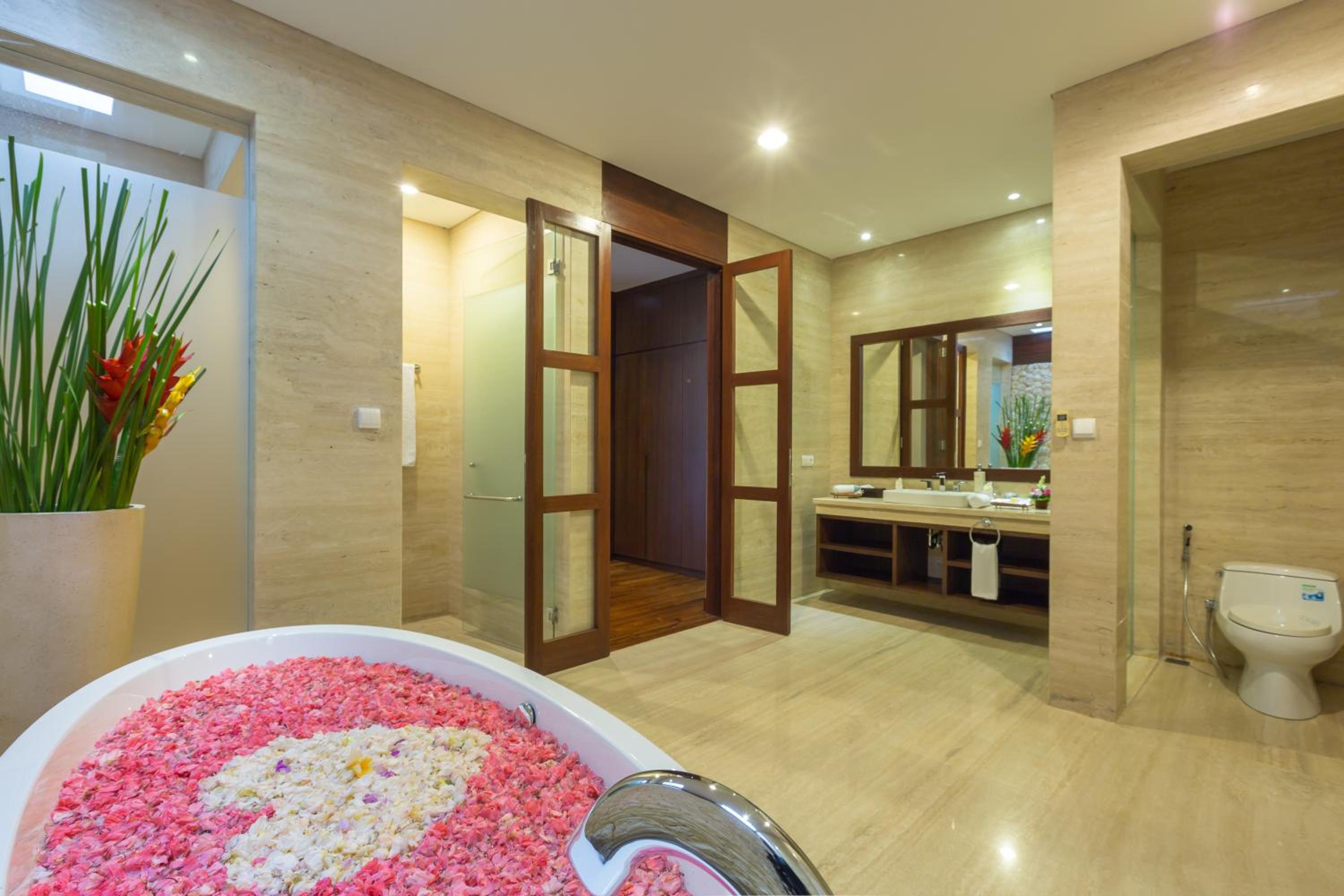Three-Bedroom Villa with Private Pool - Photo 8