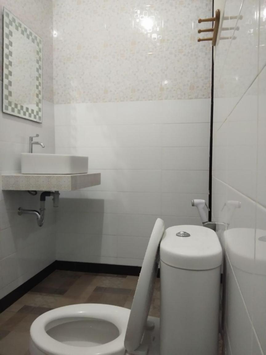Twin Room with Private Bathroom photo 2
