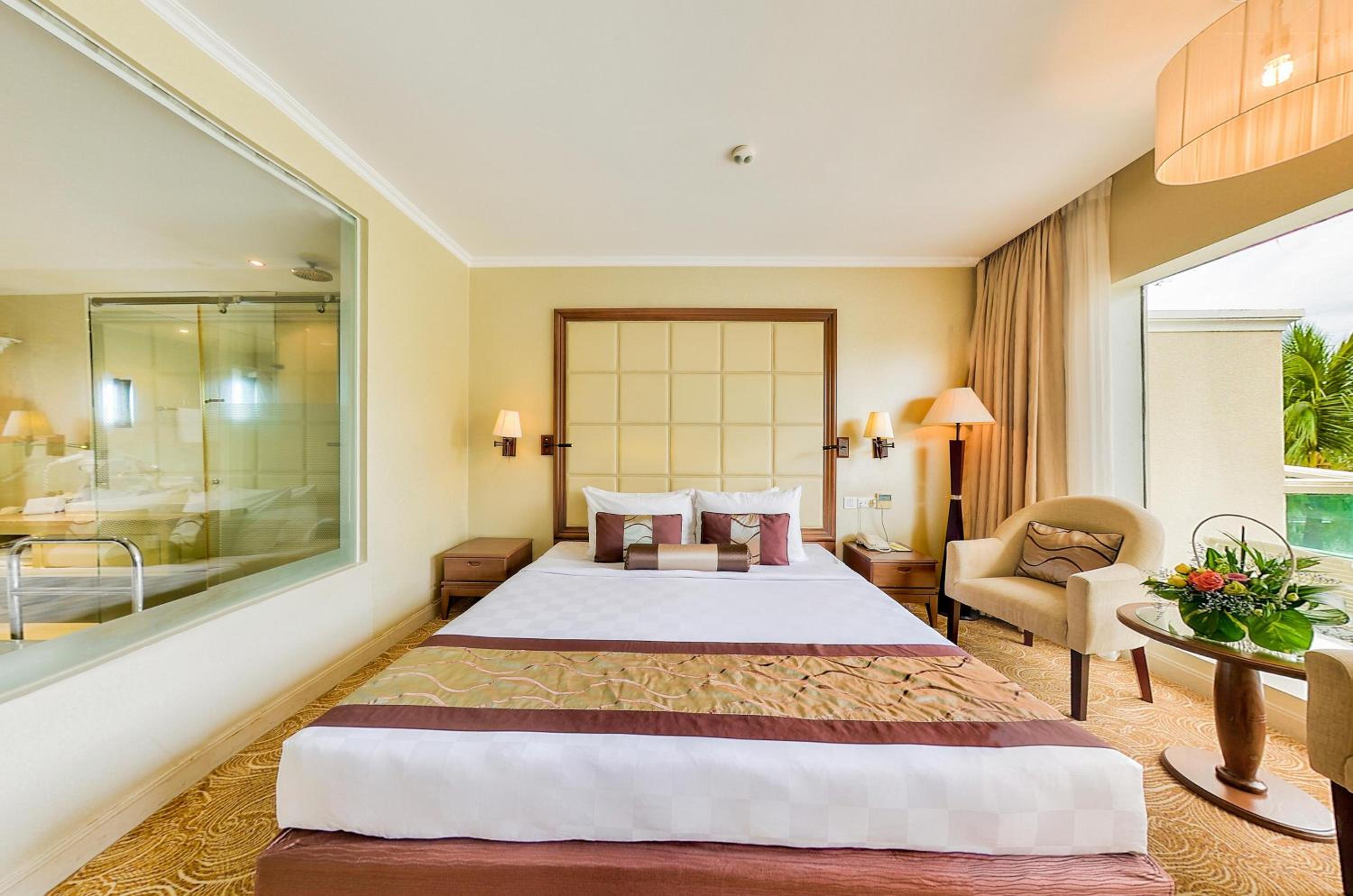 Superior Double or Twin Room with Pool View - Photo 2