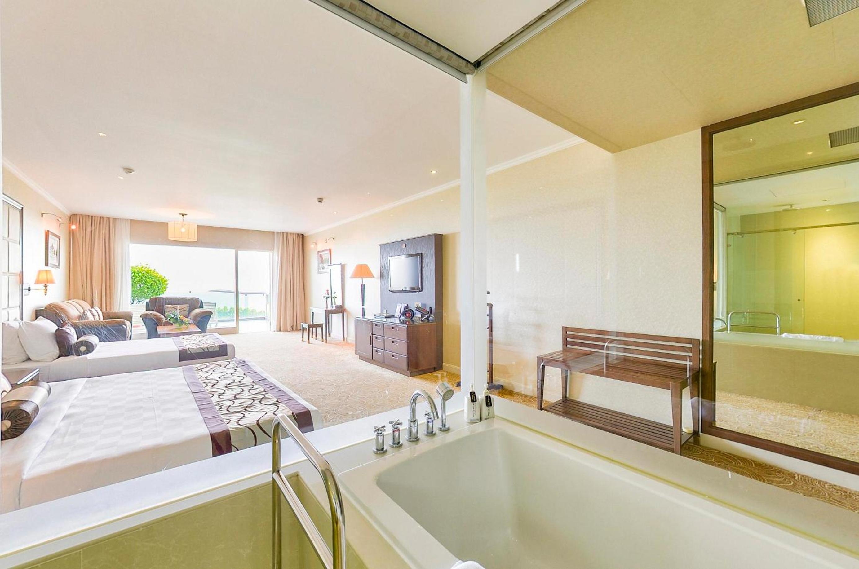 Deluxe Double or Twin Room with Sea View - Photo 2