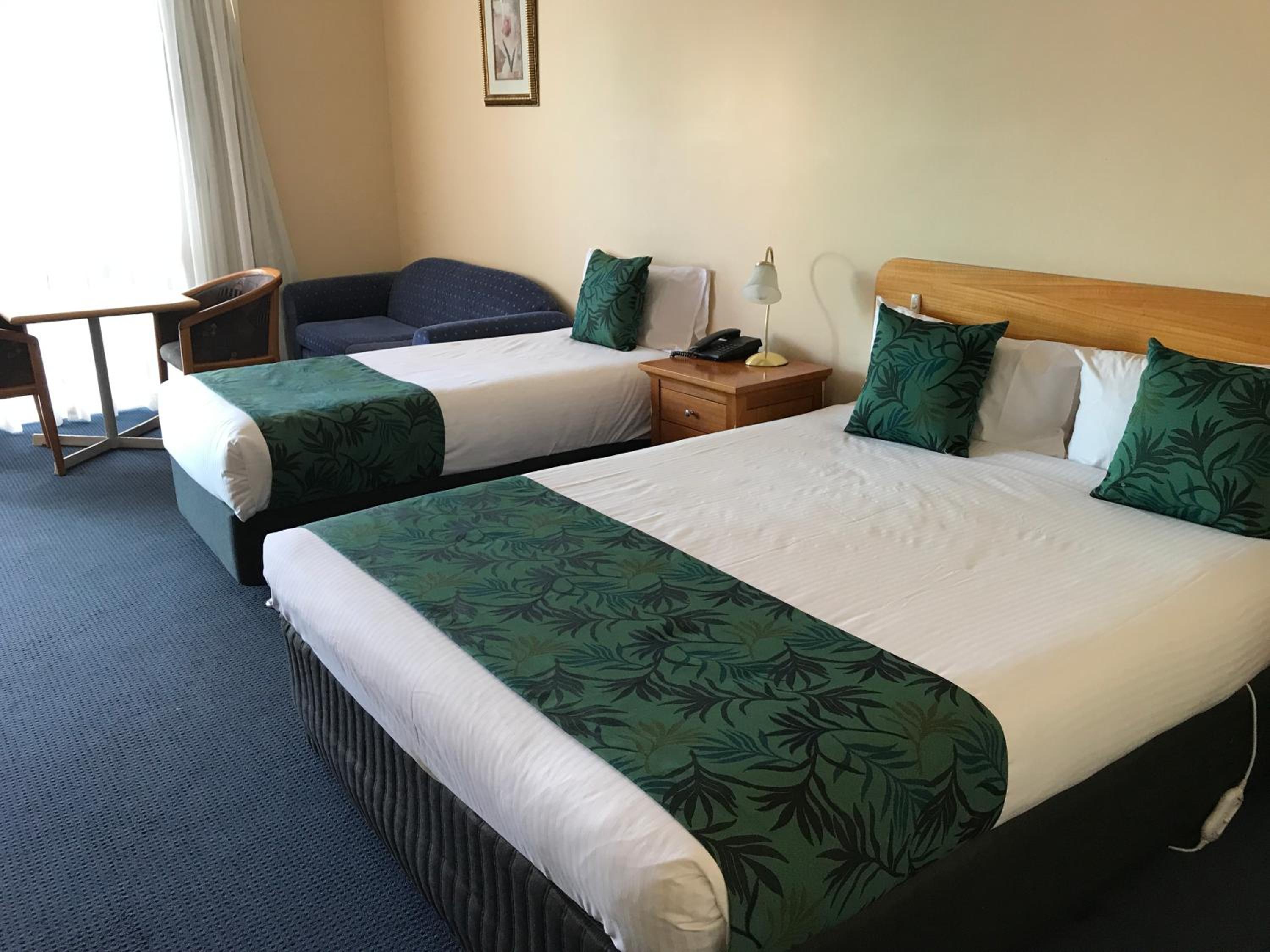 Standard Twin Room - Photo 1