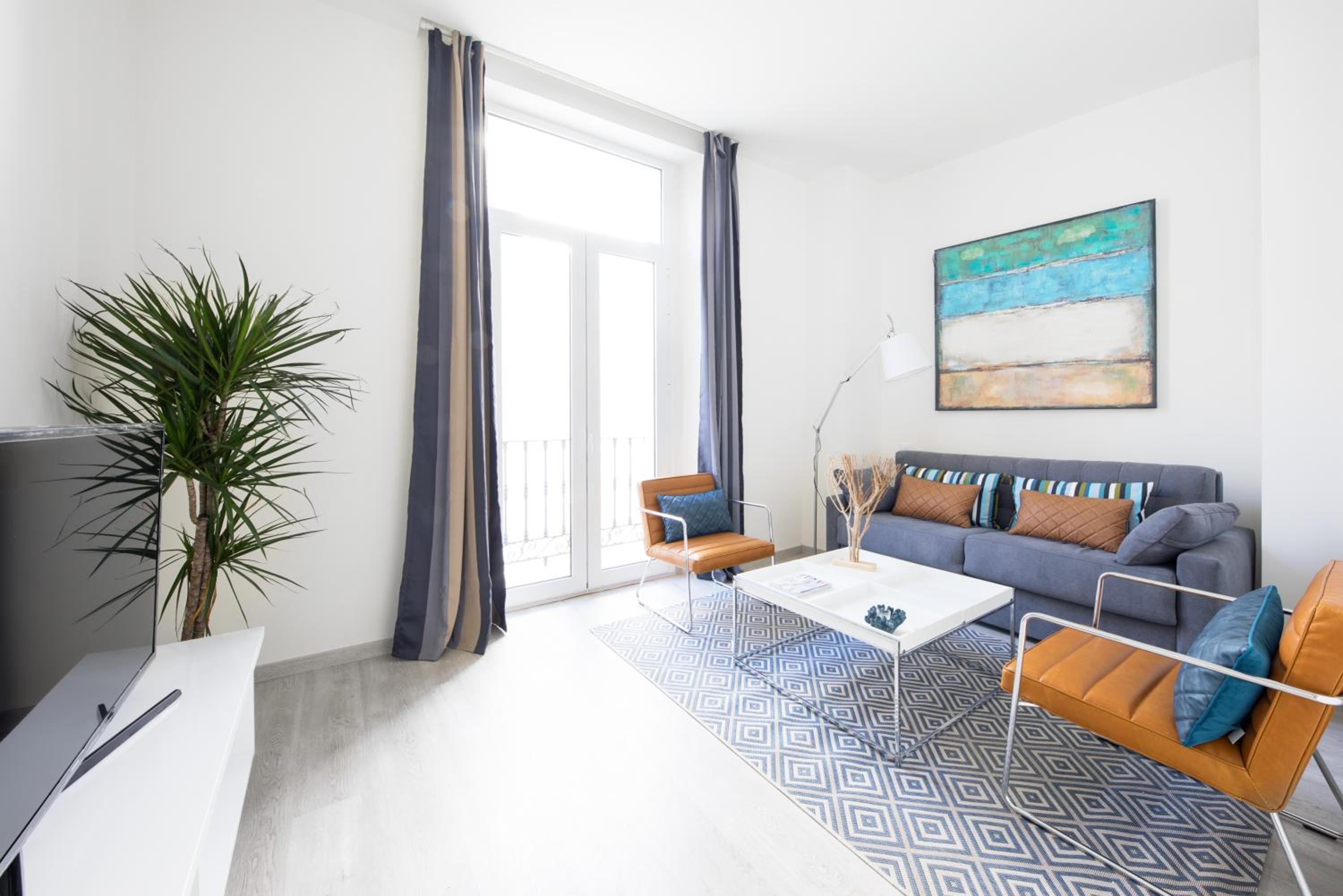 Apartment photo 2