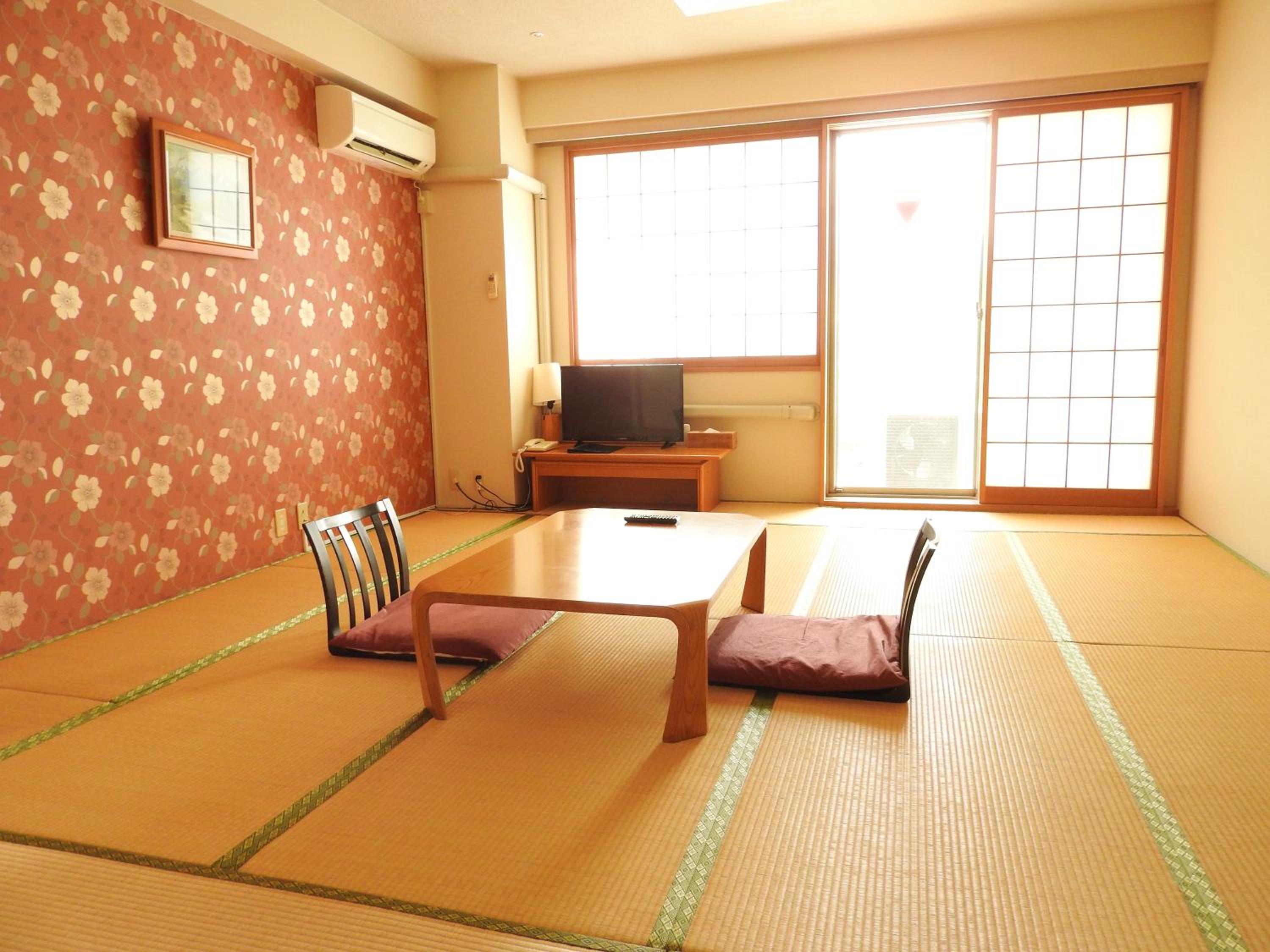 Japanese-Style Quadruple Room photo 2