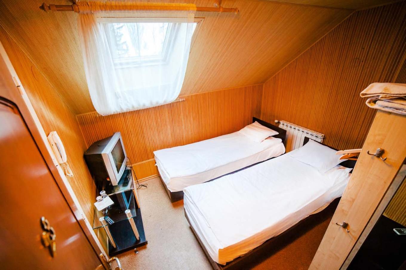 Budget Twin Room photo 2