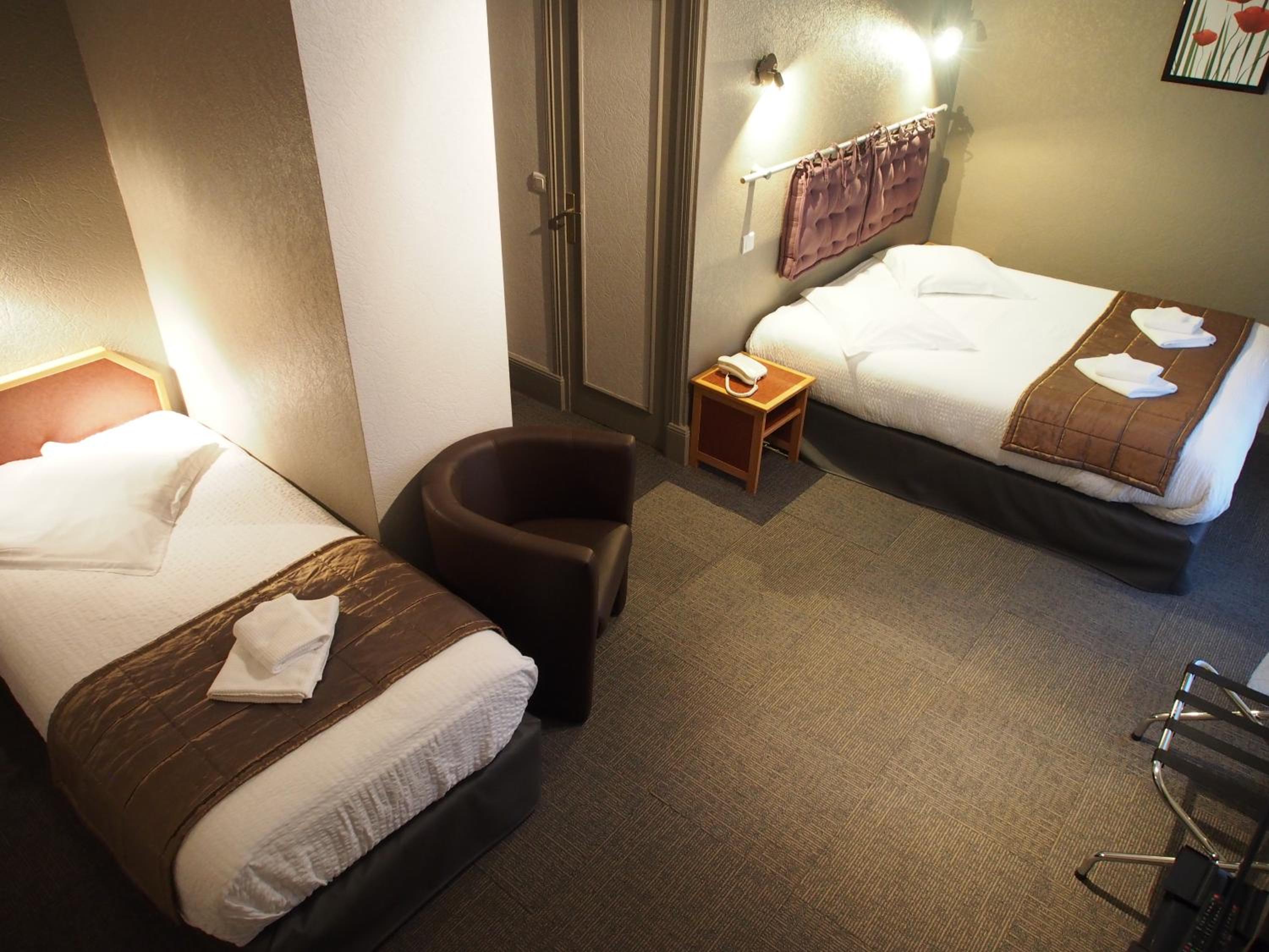 Standard Triple Room - Photo 4