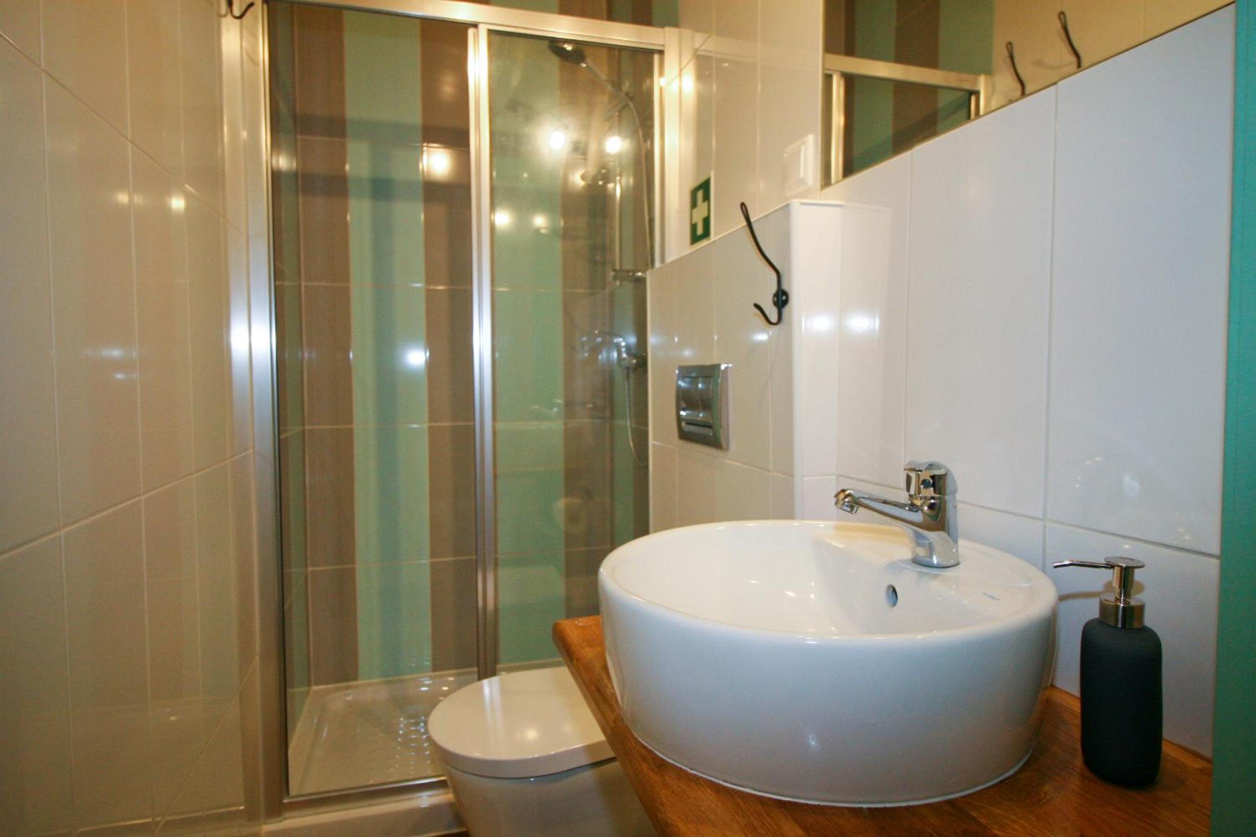Twin Room - Photo 3