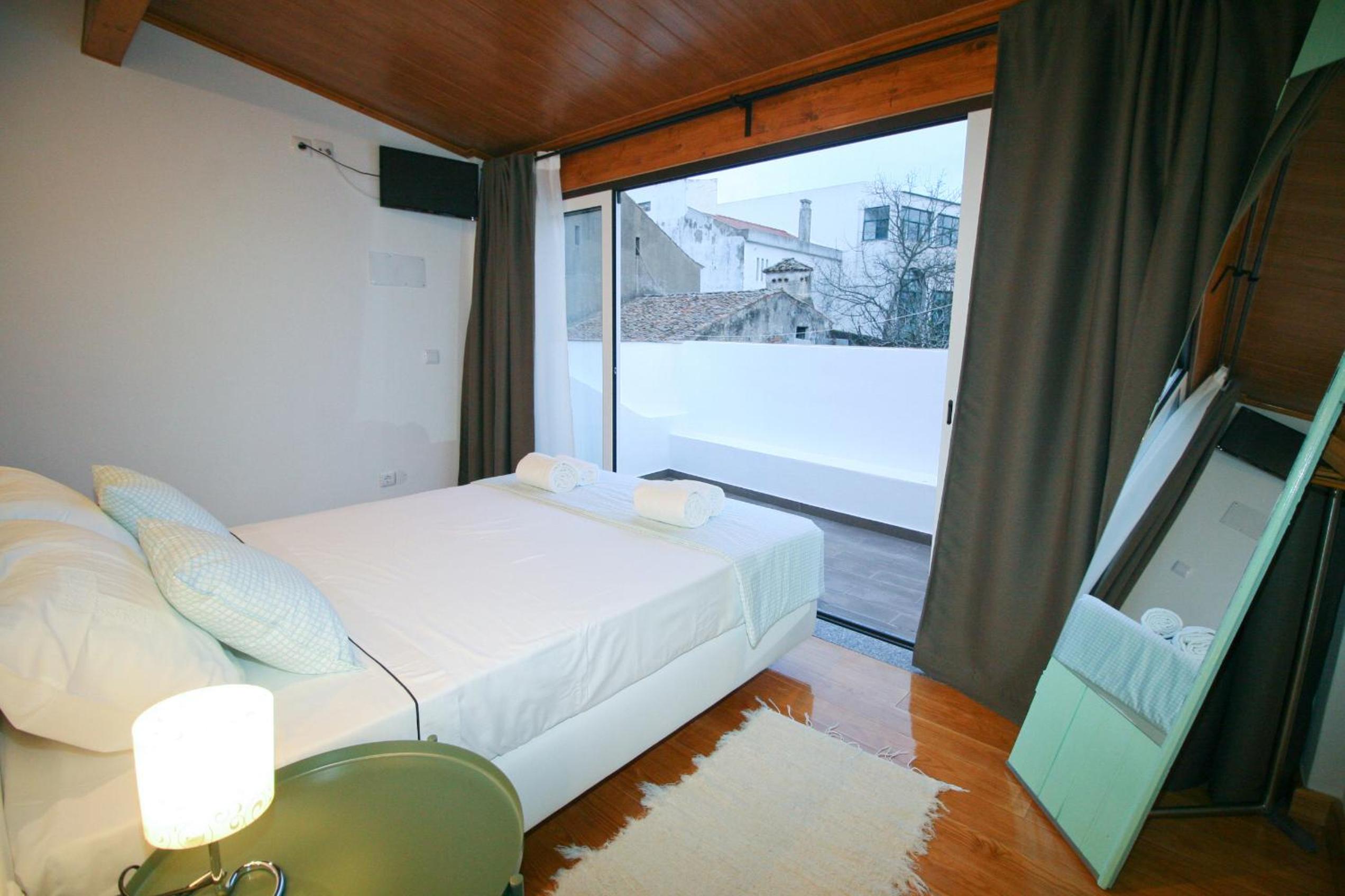 Double Room with Balcony - Photo 2