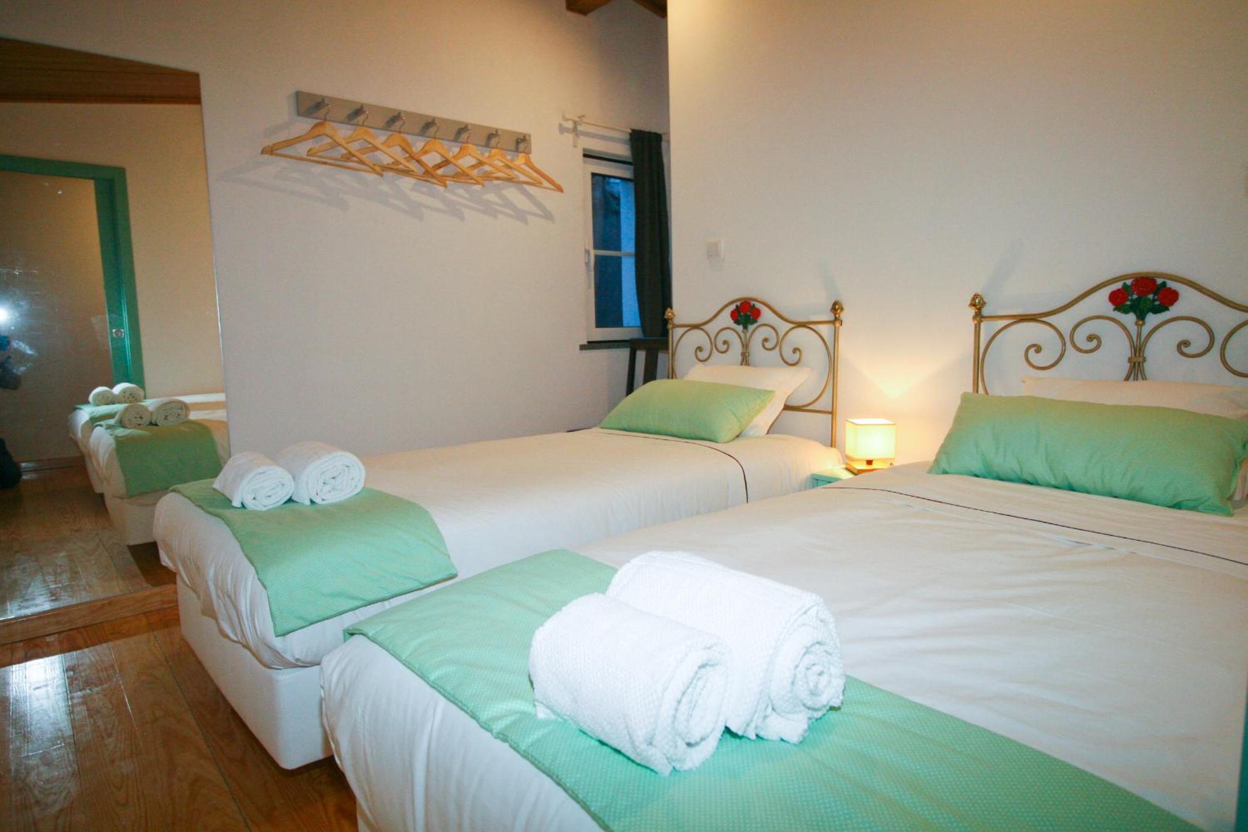 Twin Room - Photo 2