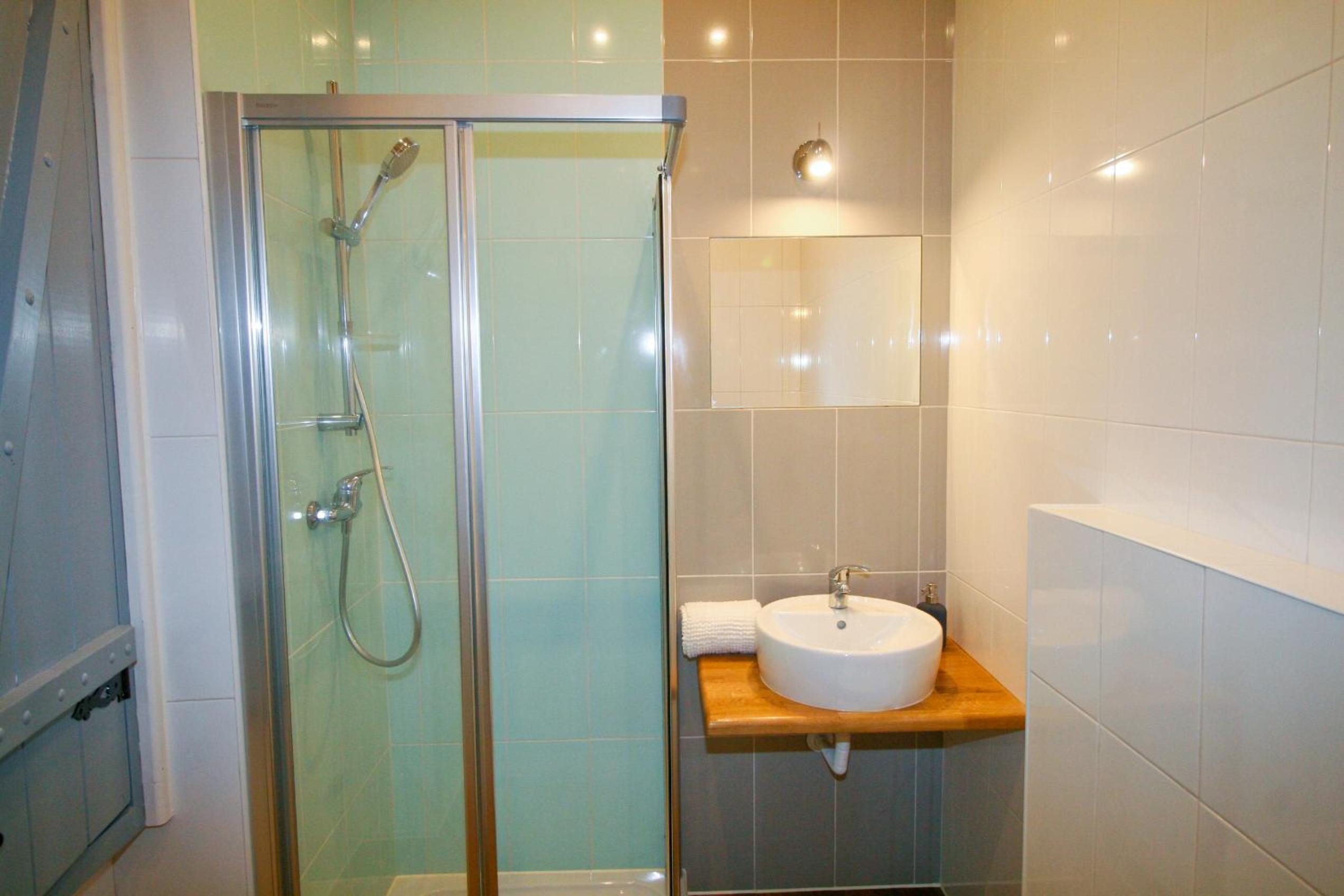 Double Room with Private Bathroom - Photo 3
