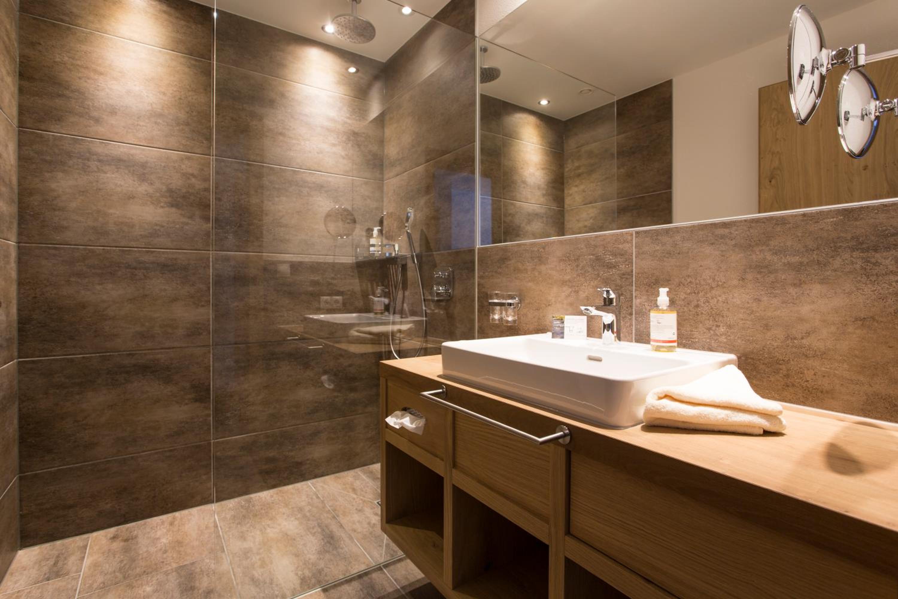 Double Room with Balcony - Photo 6