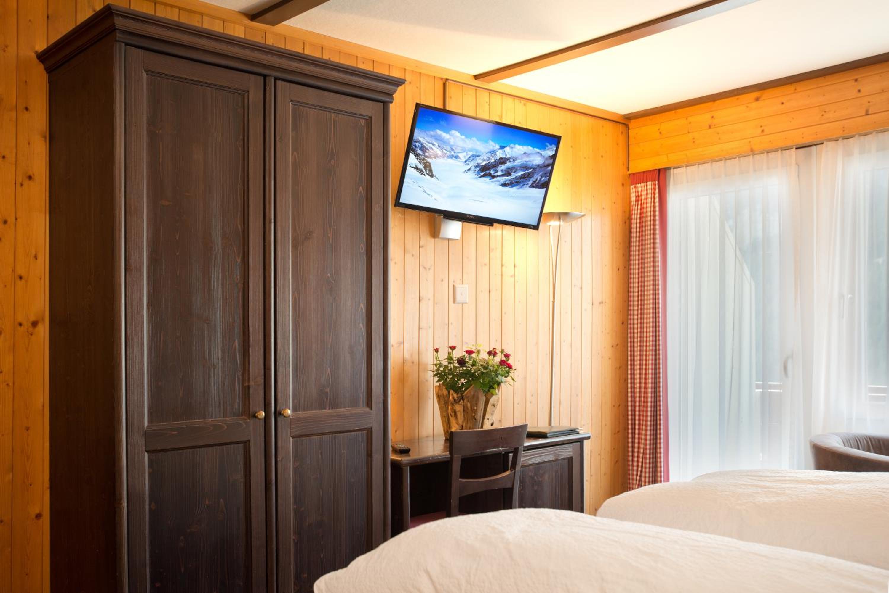 Superior Double Room with Eiger View - Photo 4