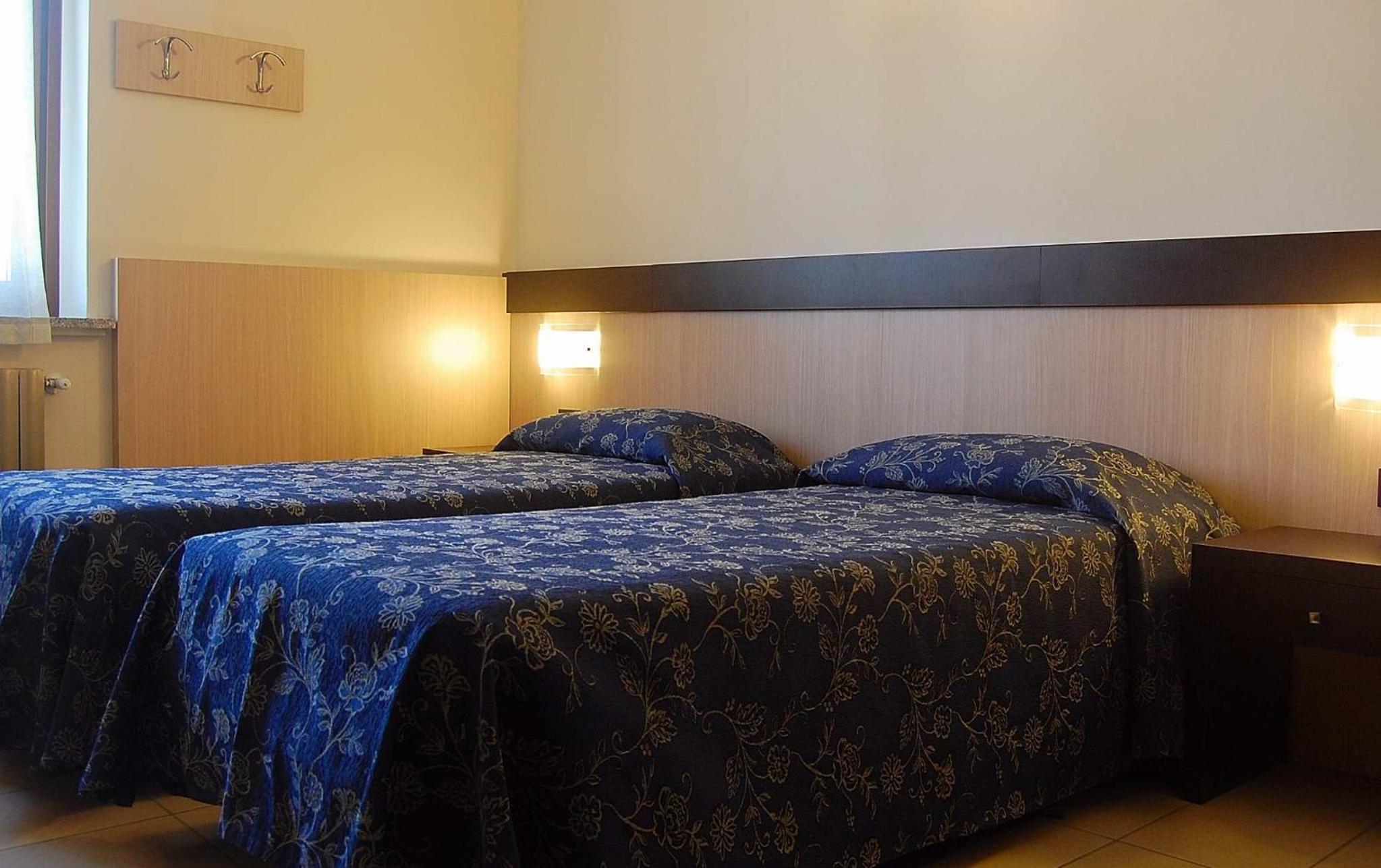 Twin Room - Photo 1