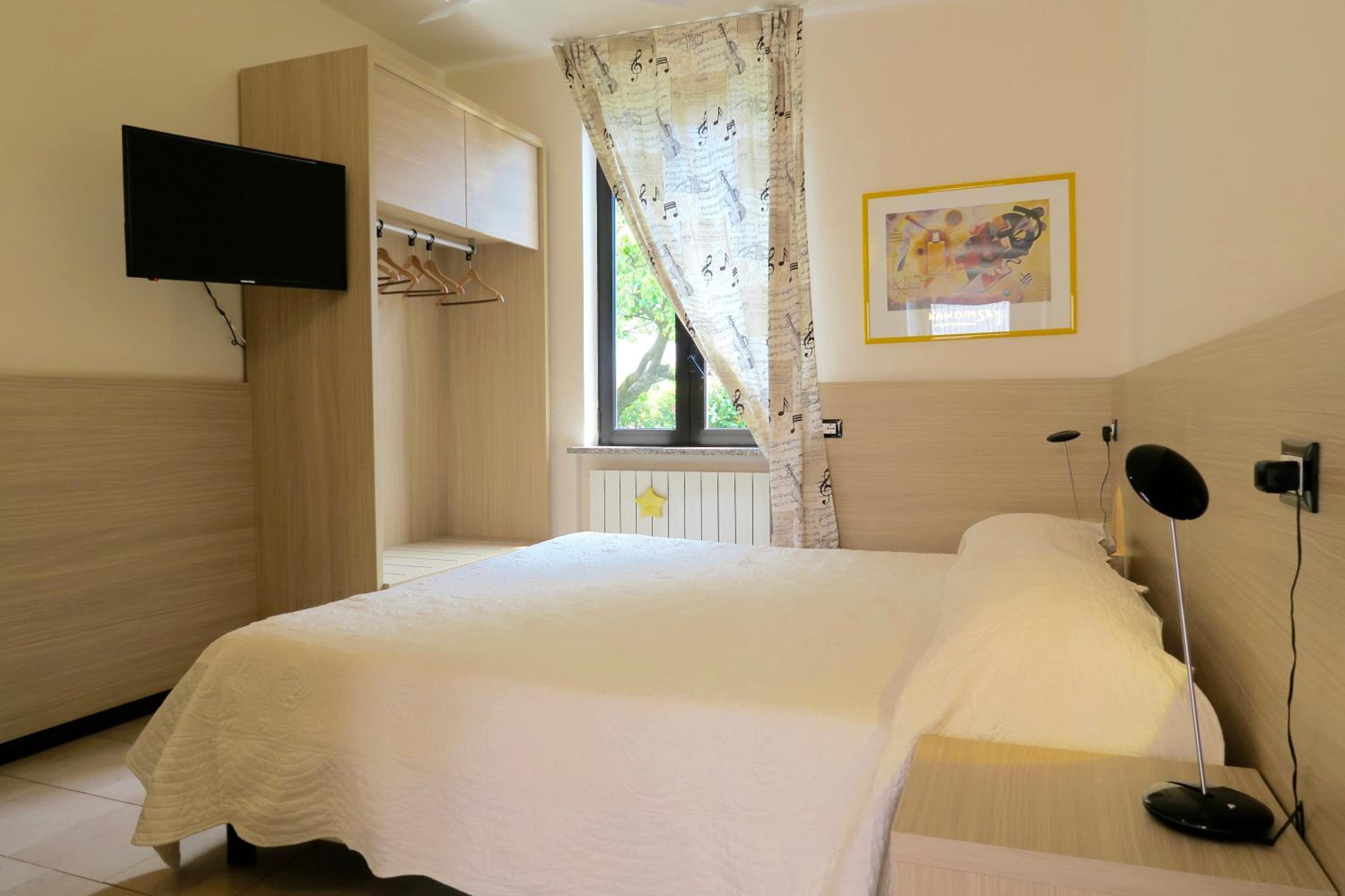 Double Room - Photo 4