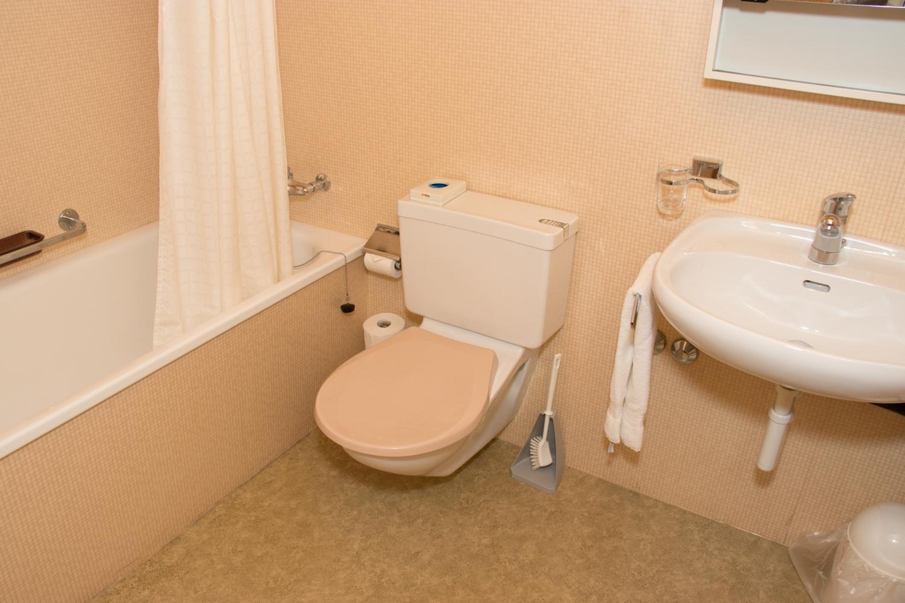 Budget Double Room photo 2