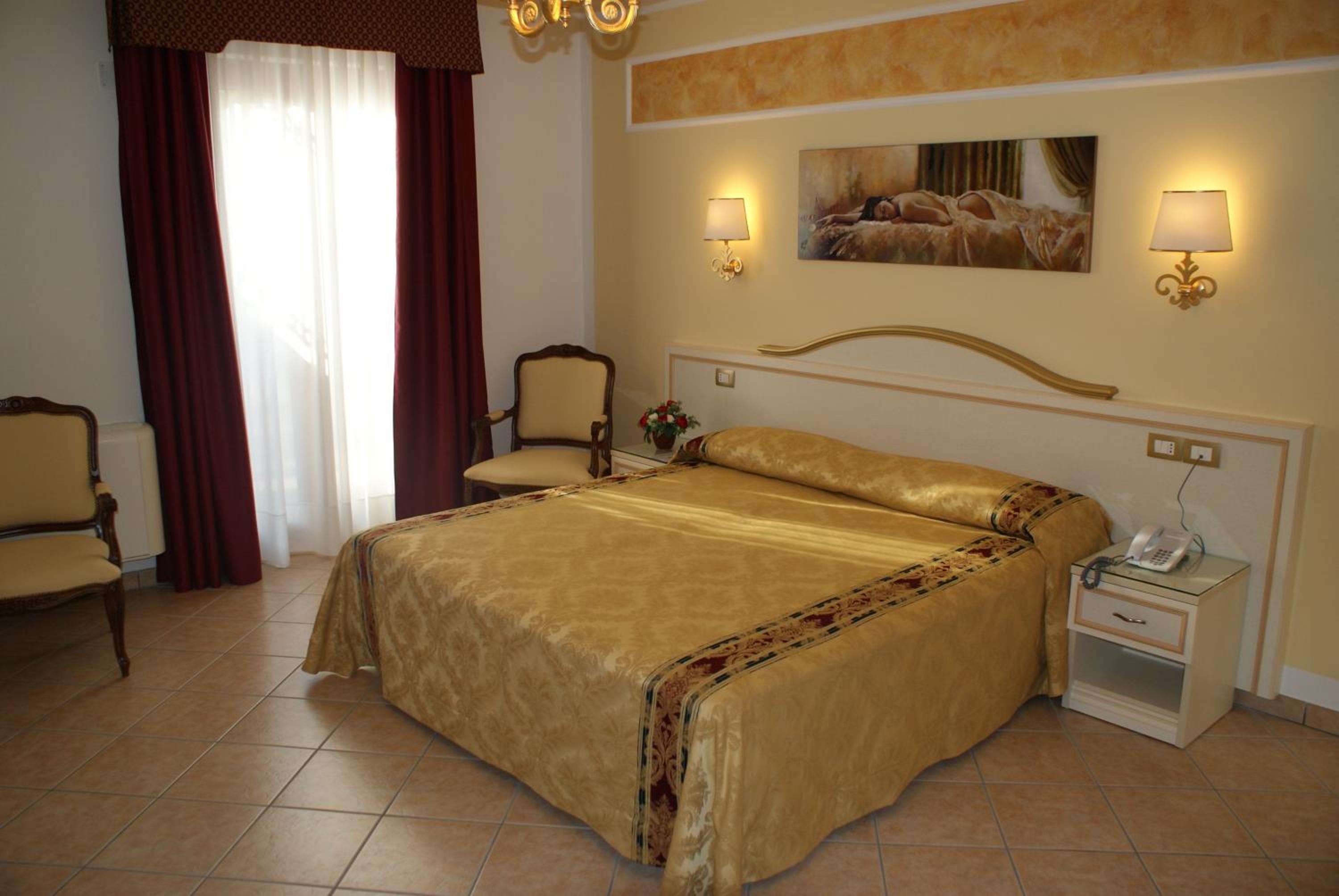 Junior Suite (3 Adults) - Photo 6