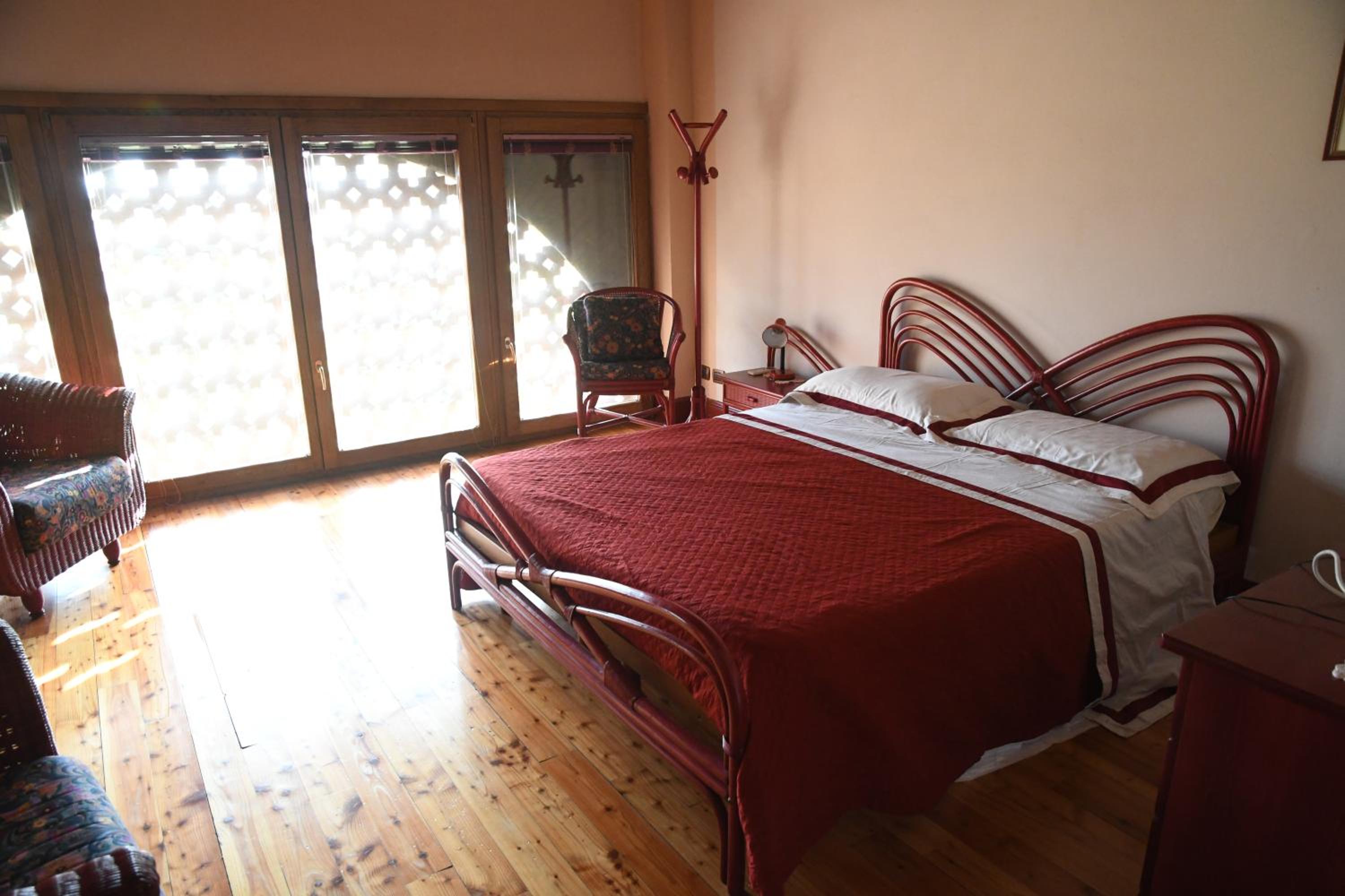 Double Room with Shared Bathroom photo 2
