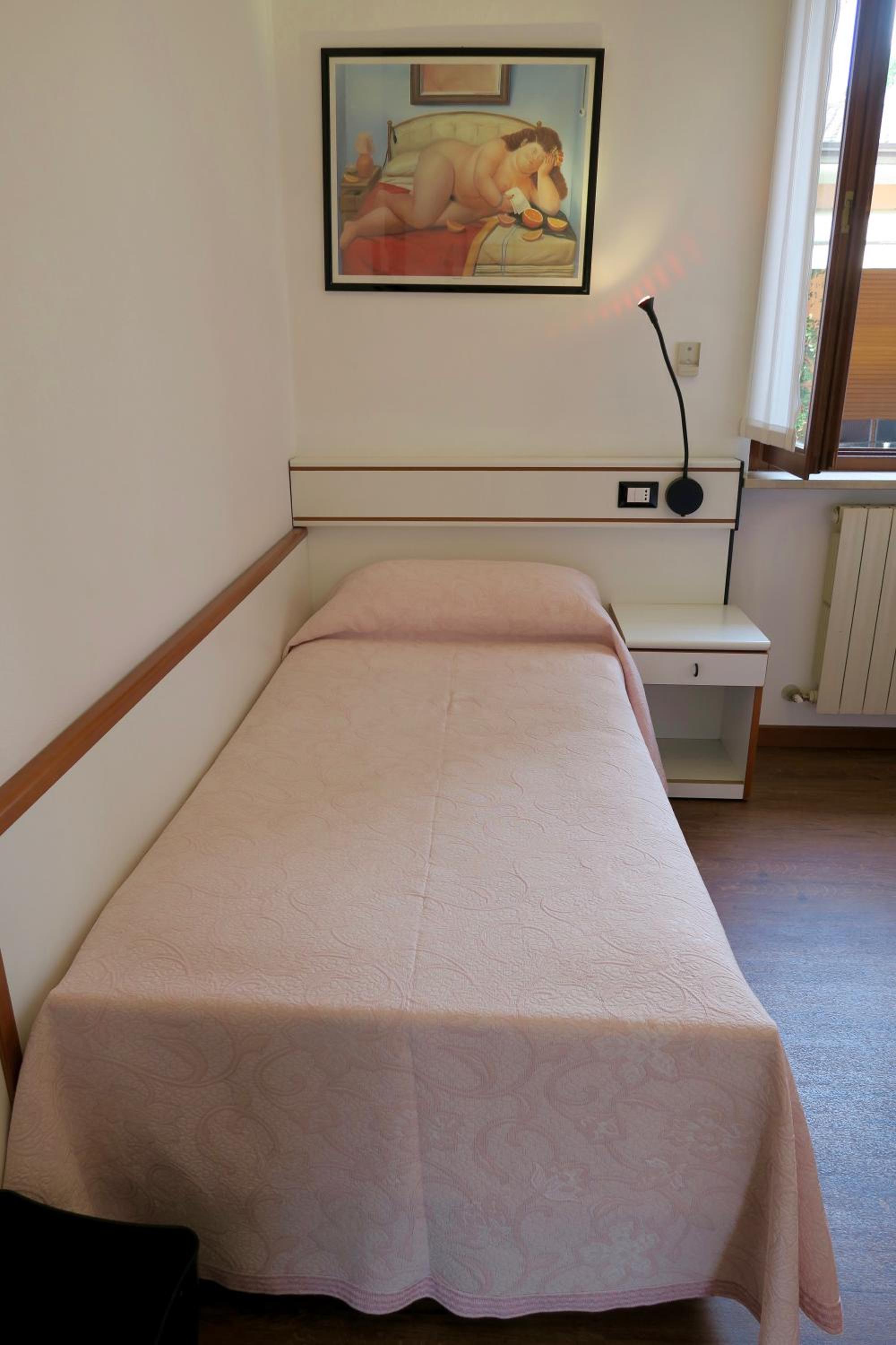Single Room photo 3