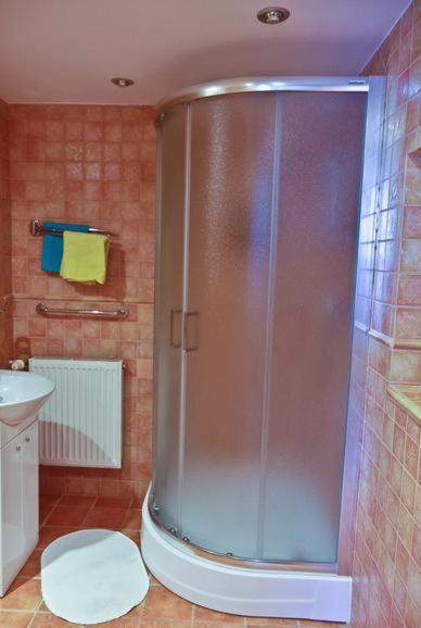 Standard Twin Room - Photo 3
