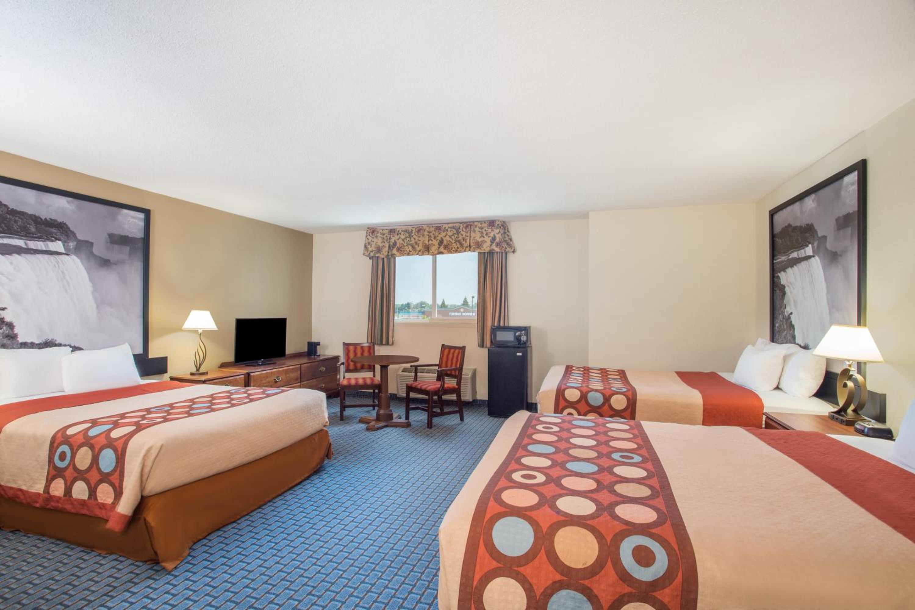 Superior Queen Room with Three Queen Beds - Non-Smoking - Photo 1