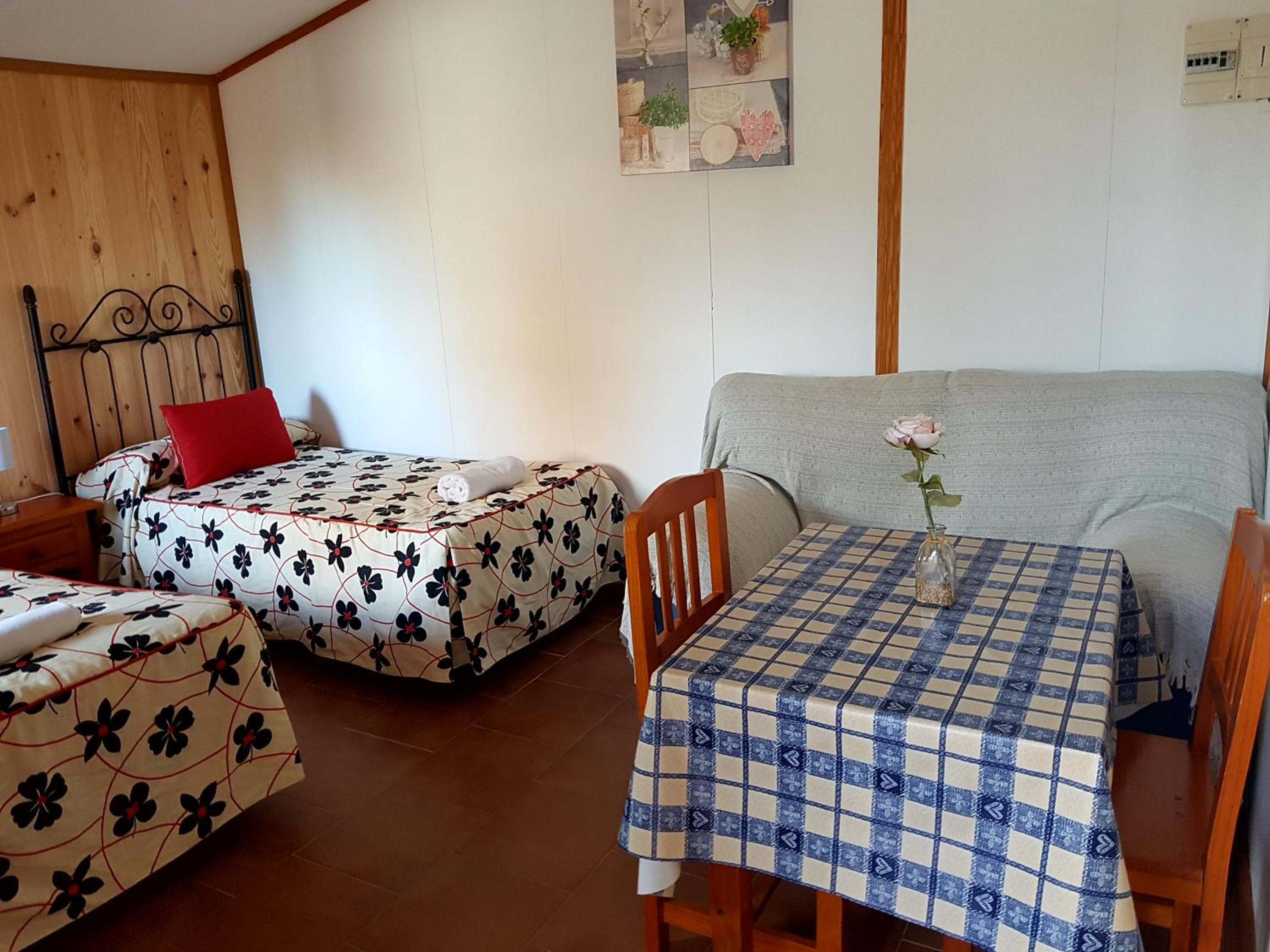 Bungalow (2 Adults) without Kitchen - Photo 4