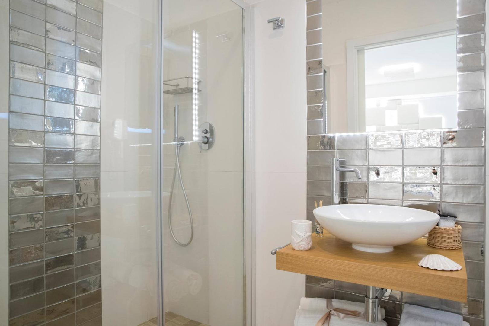 Quadruple Room with Balcony photo 2
