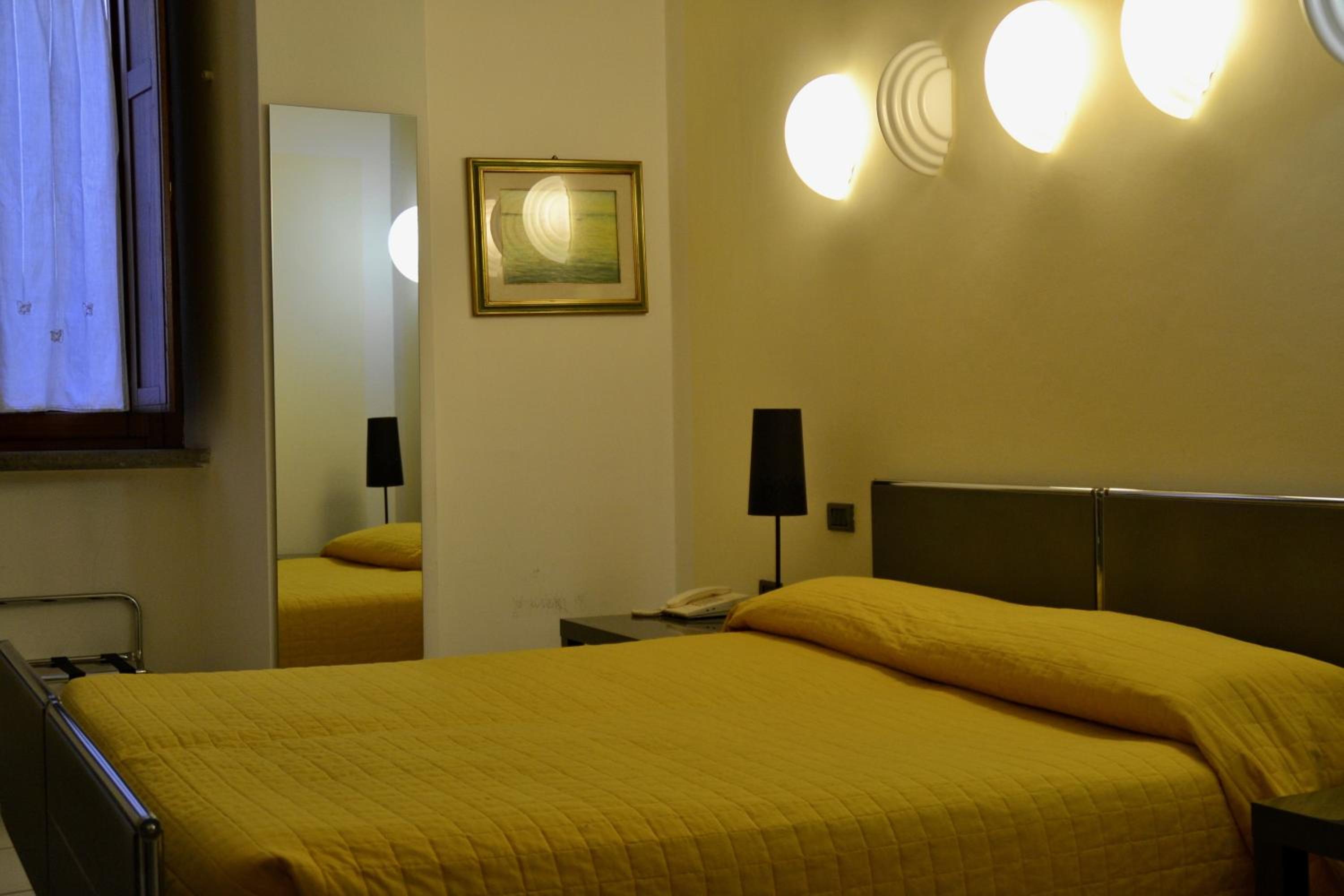 Economy Double Room photo 3