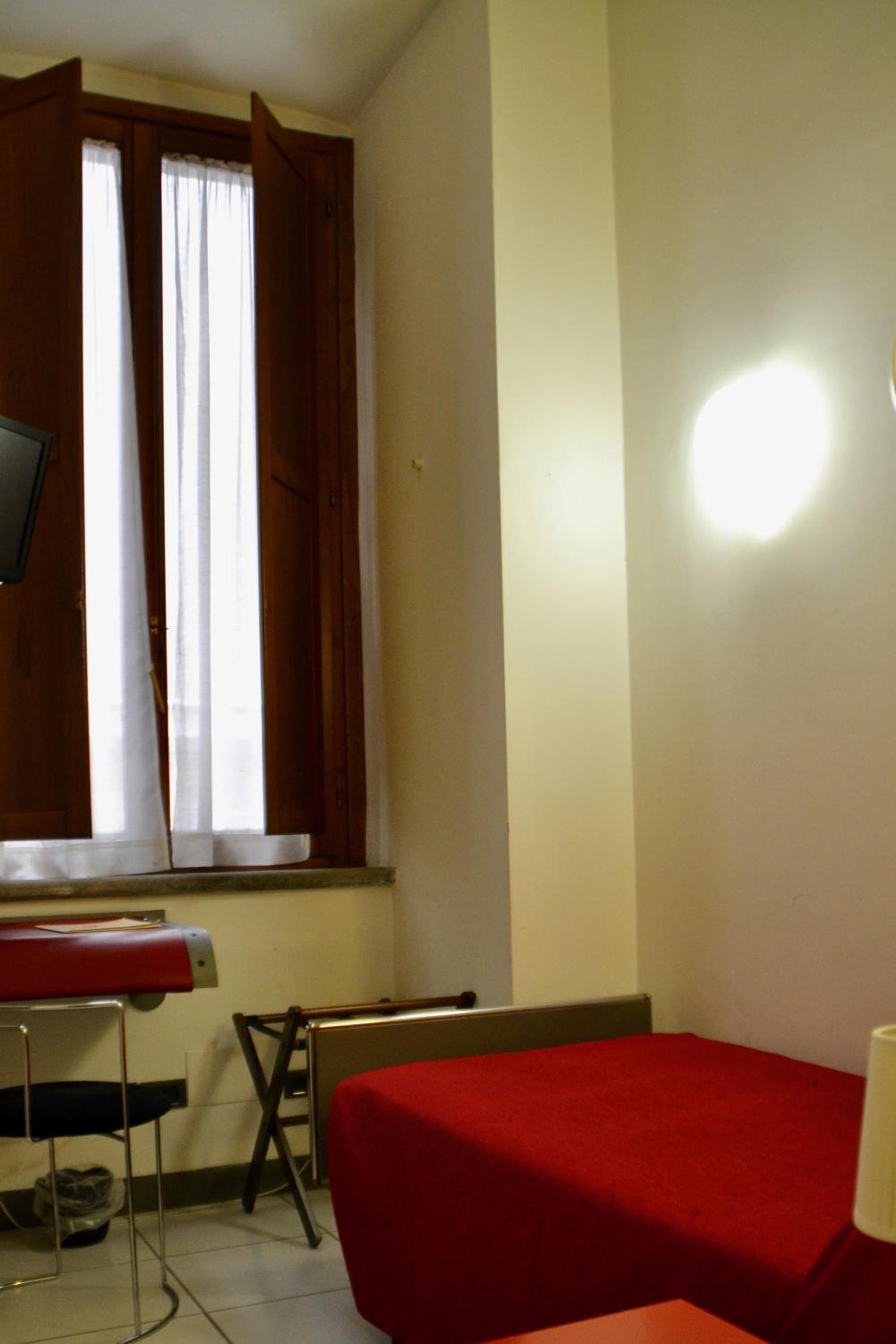 Single Room photo 2