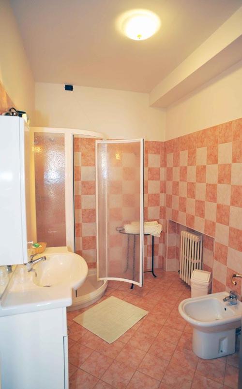 Small Double Room - Photo 4