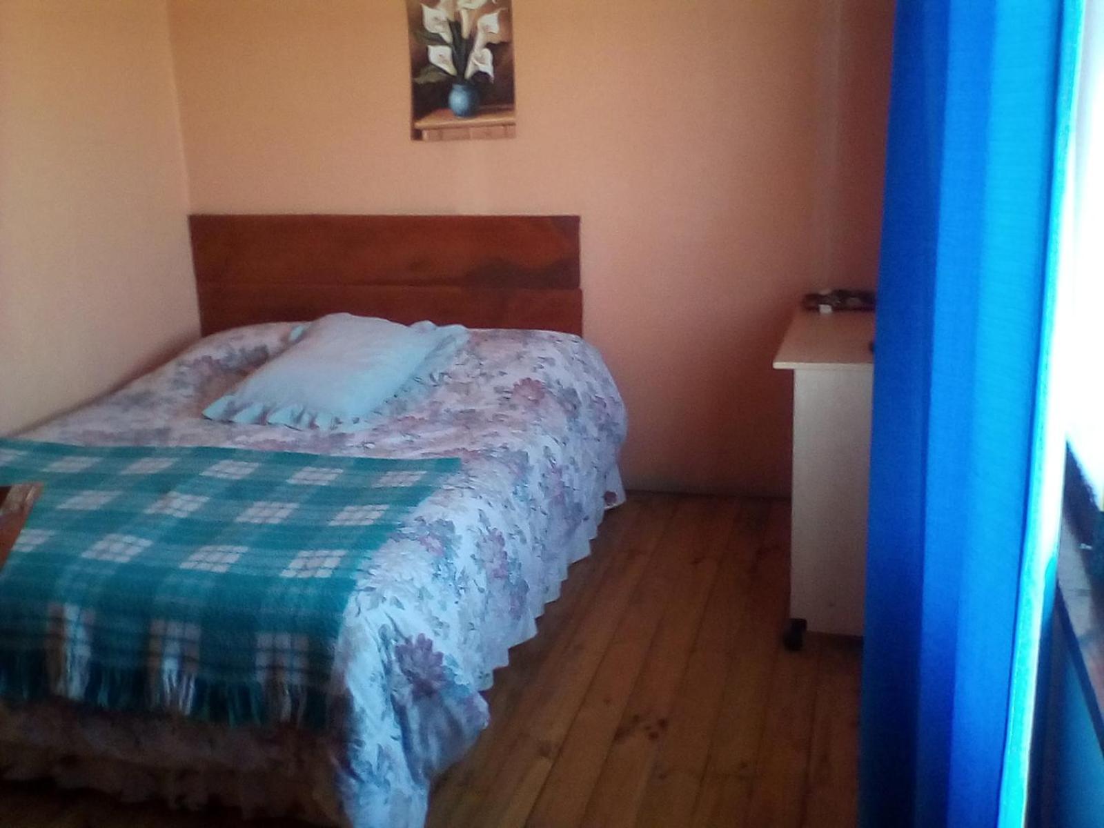 Queen Room photo 2