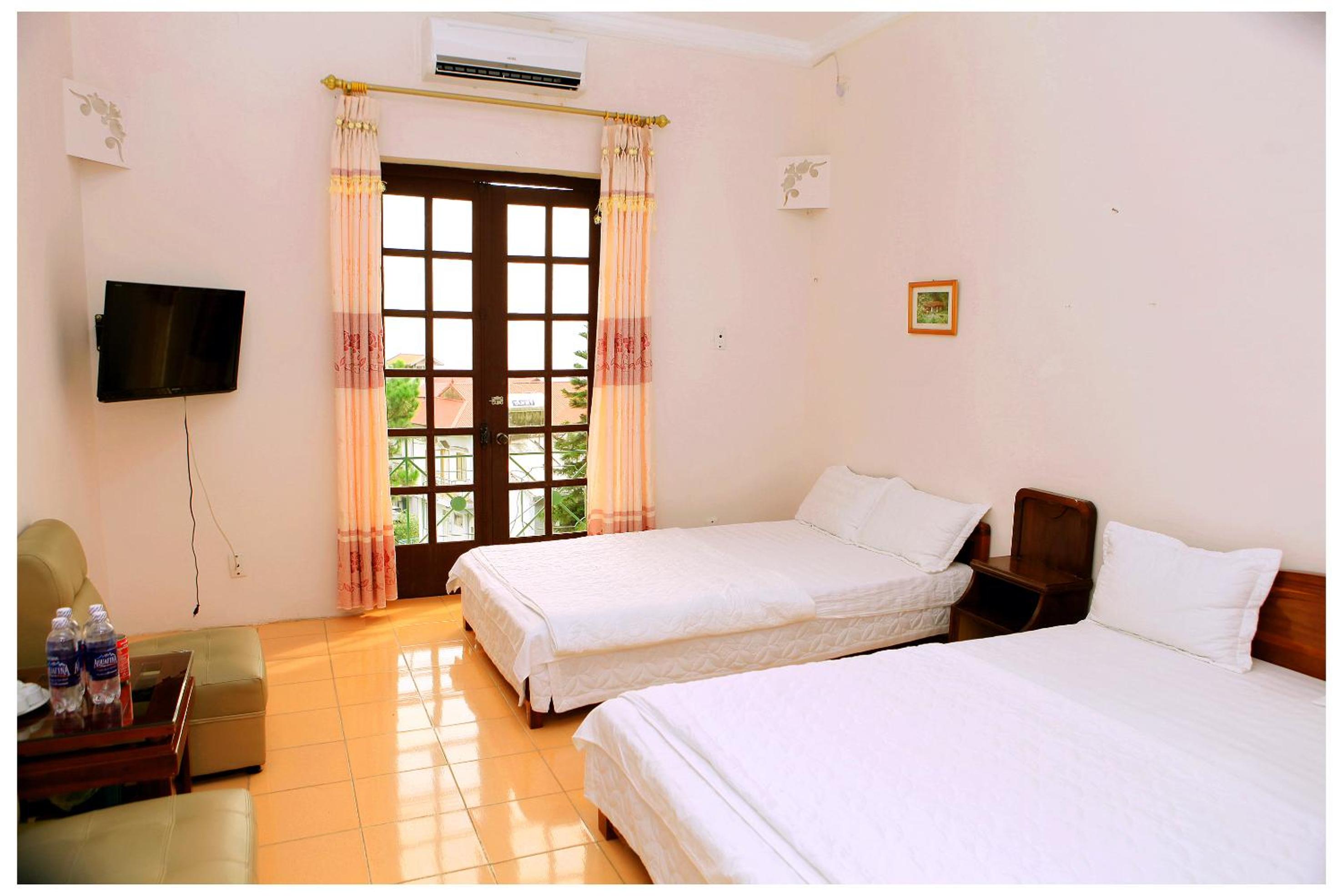 Double or Twin Room with Mountain View photo 2