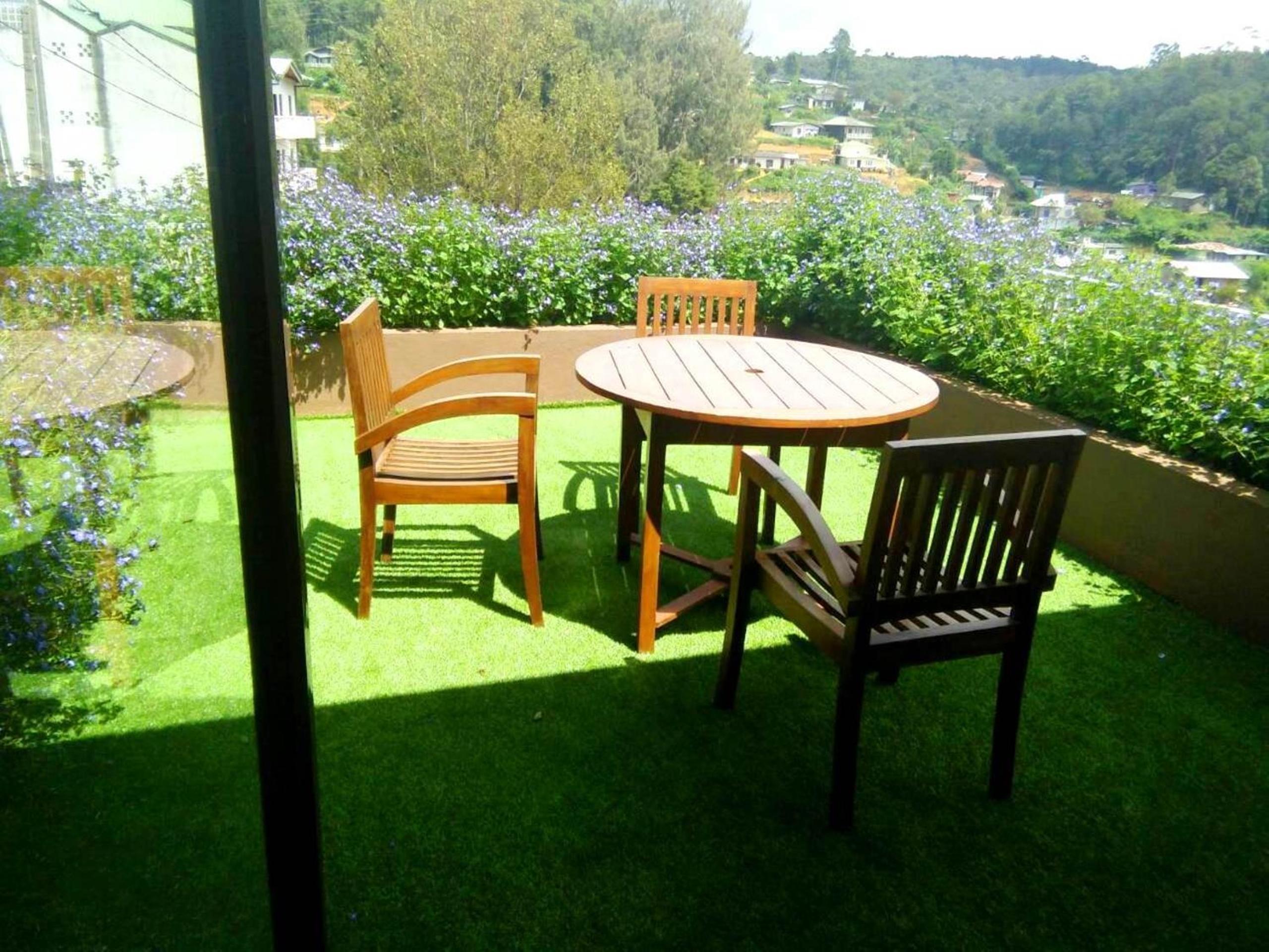 Family Room with Balcony photo 1